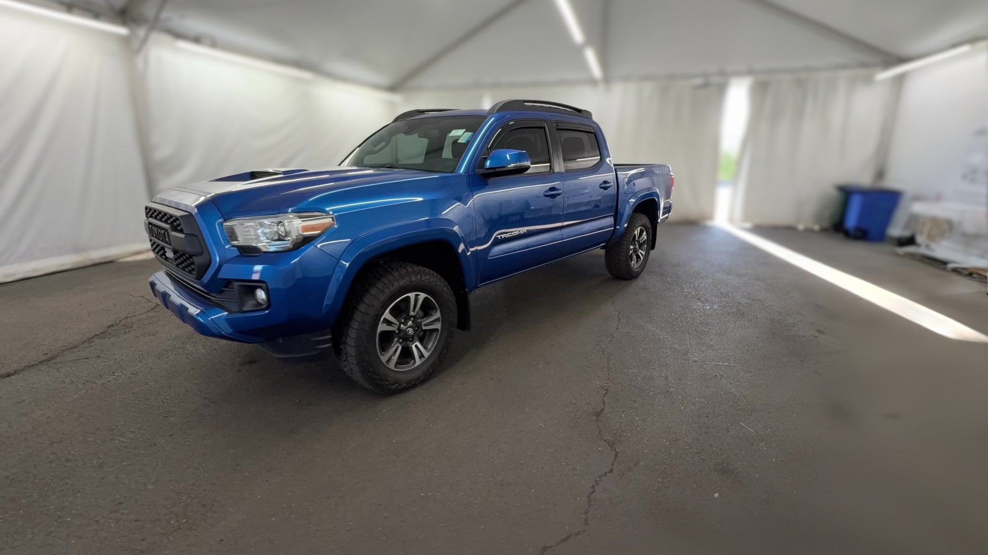 2018 Toyota Tacoma Double Cab vehicle photo