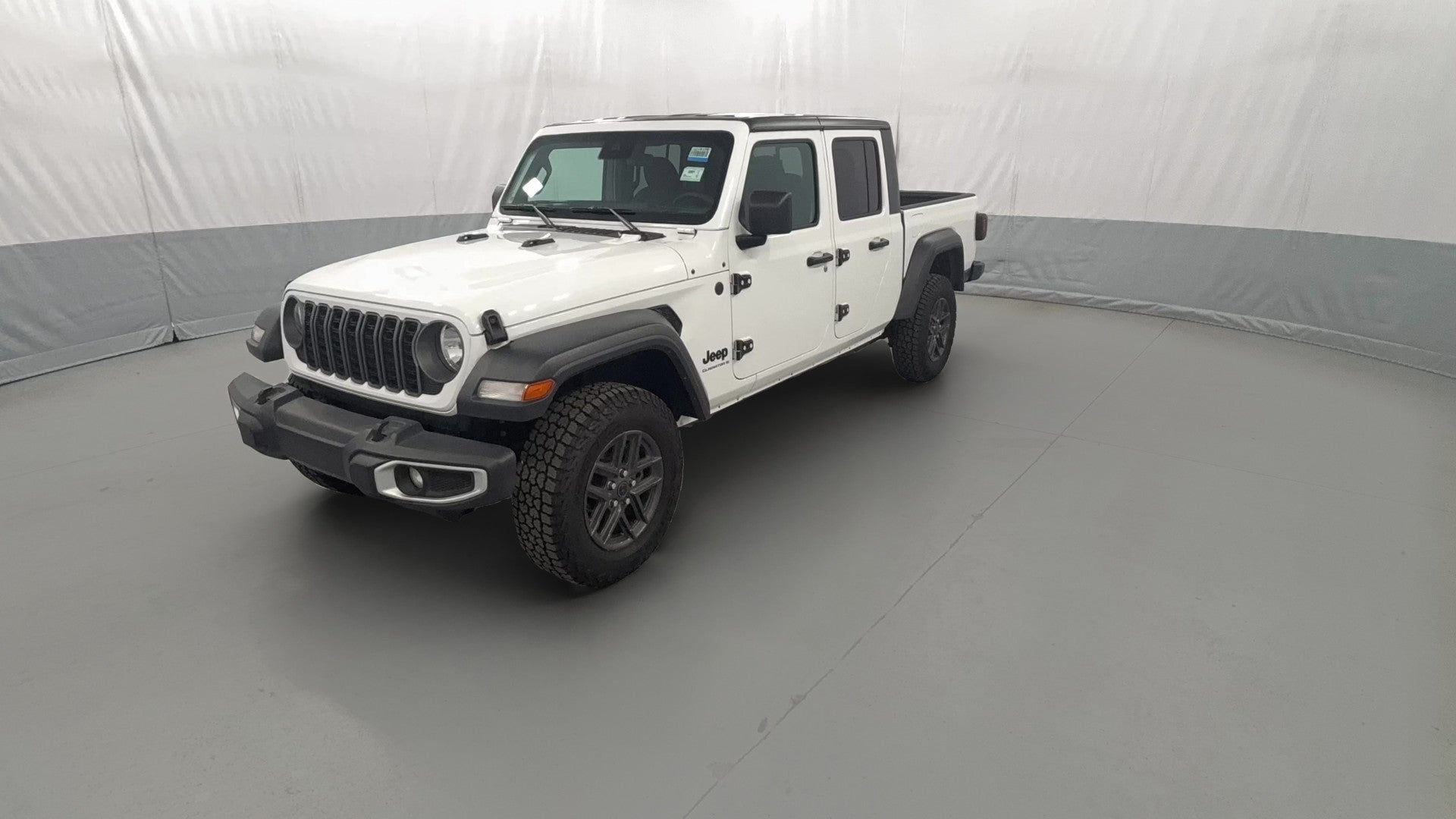 2025 Jeep Gladiator vehicle photo