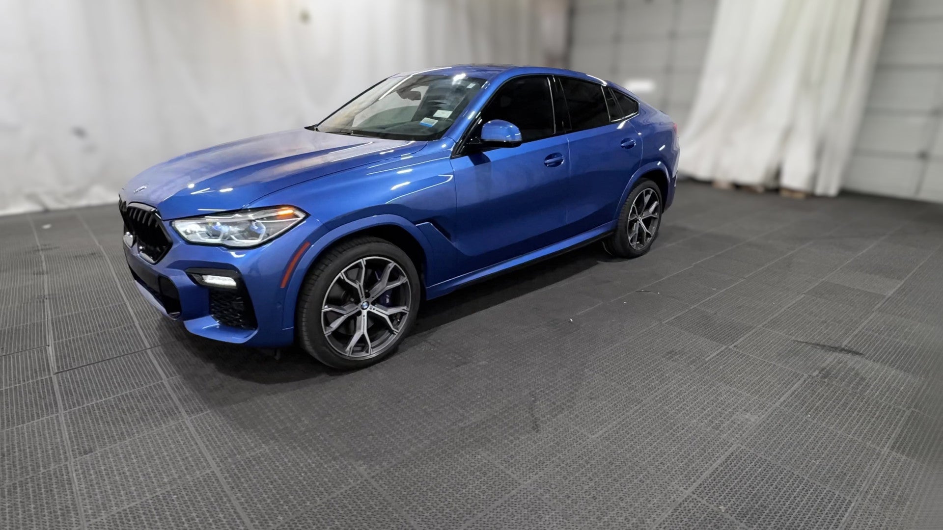 2020 BMW X6 vehicle photo