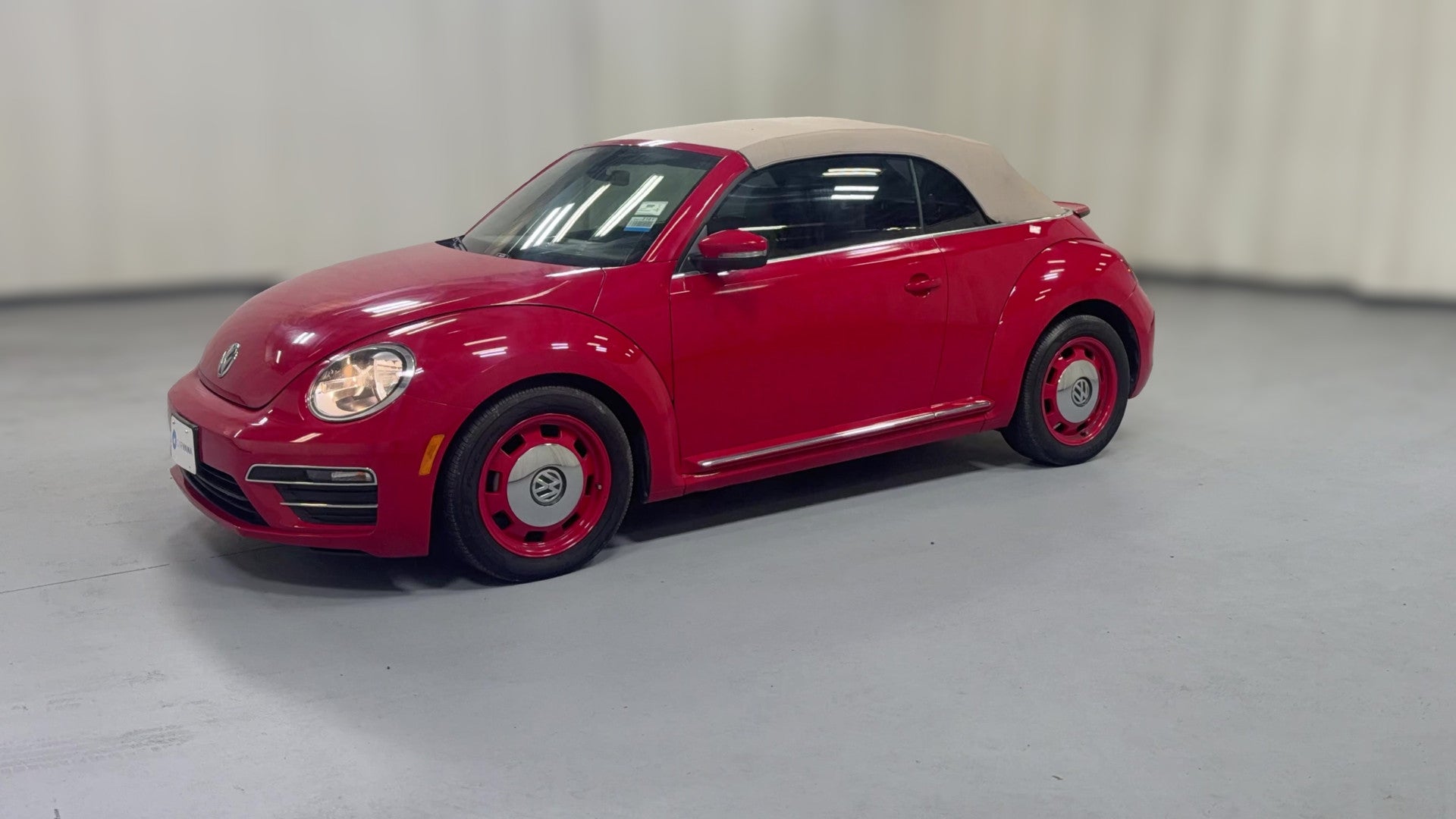 2018 Volkswagen Beetle vehicle photo