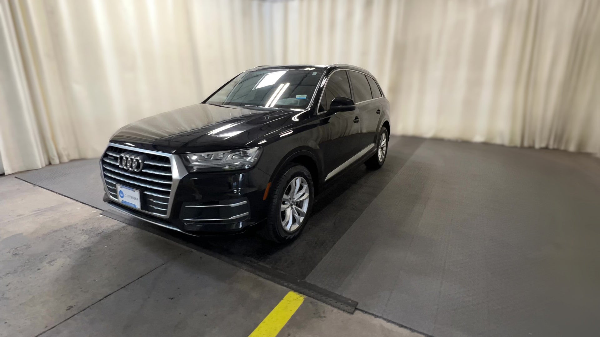 2019 Audi Q7 vehicle photo