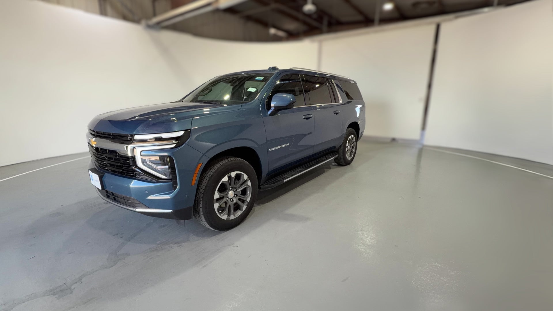 2025 Chevrolet Suburban vehicle photo