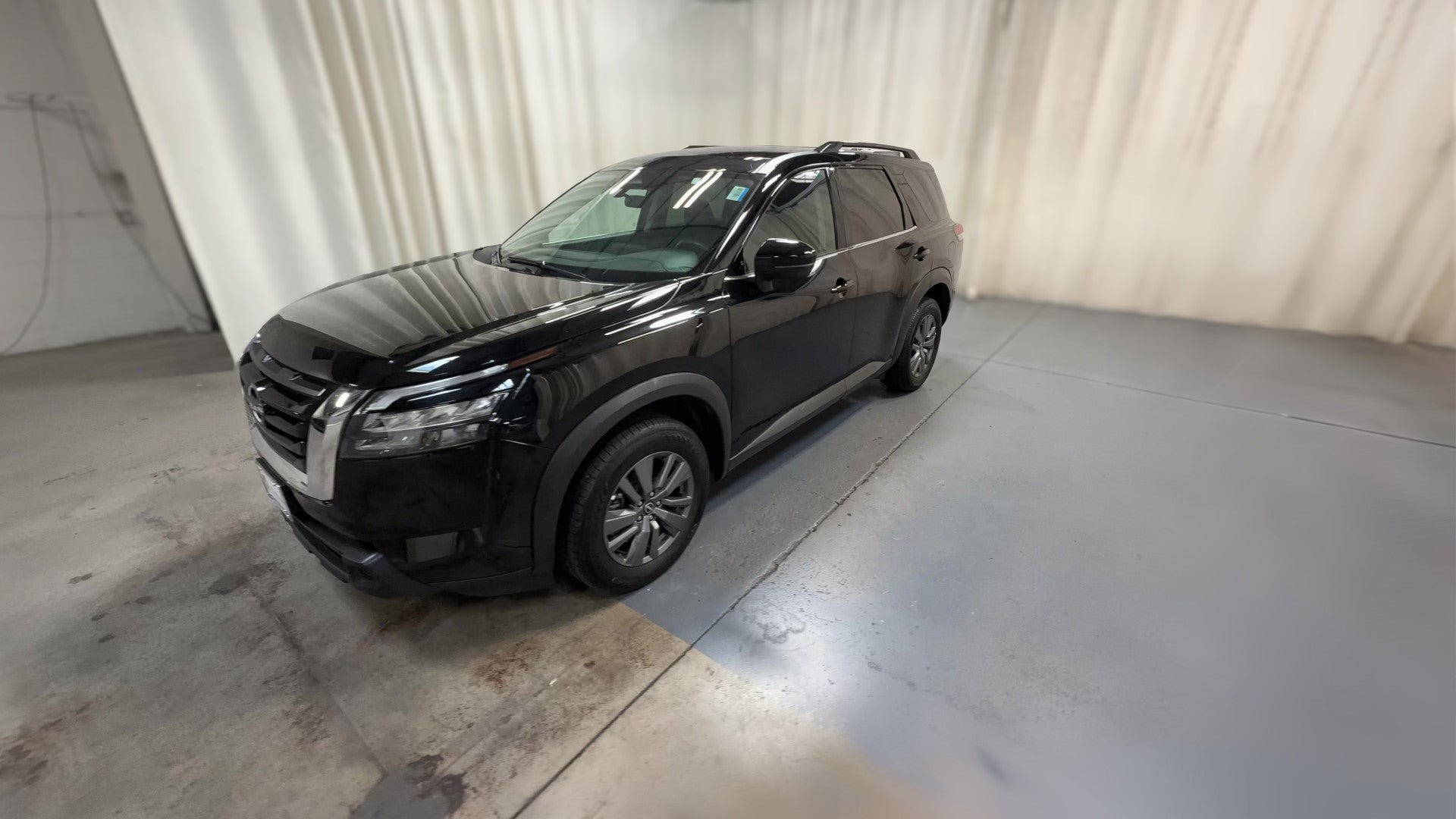 2025 Nissan Pathfinder vehicle photo