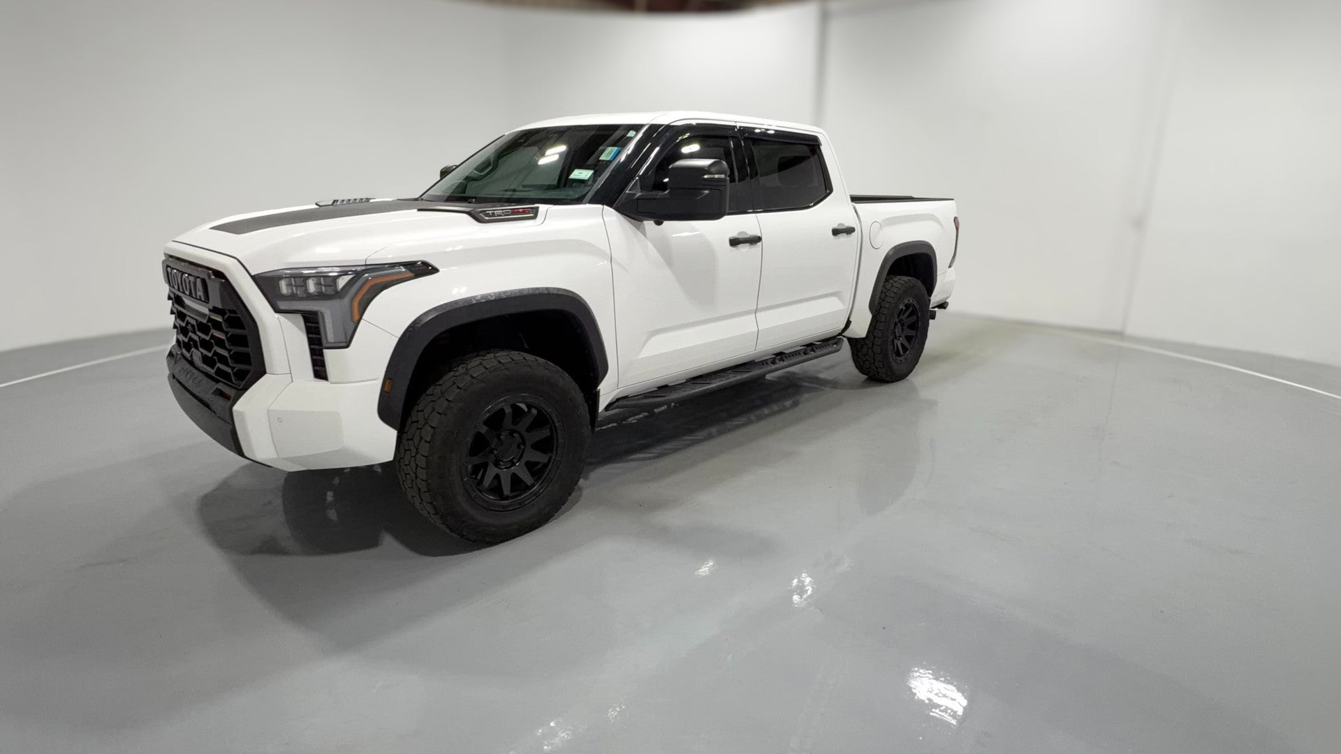 2022 Toyota Tundra Hybrid CrewMax vehicle photo