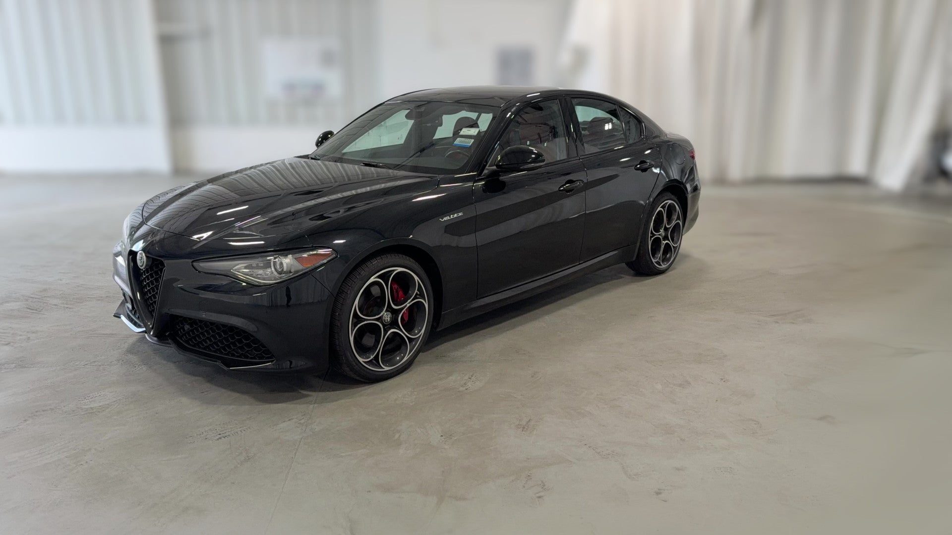 2023 Alfa Romeo Giulia vehicle photo