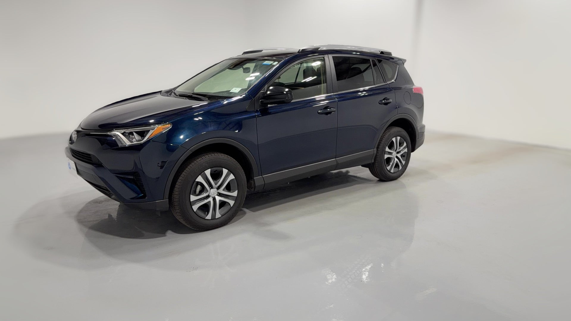2018 Toyota RAV4 vehicle photo