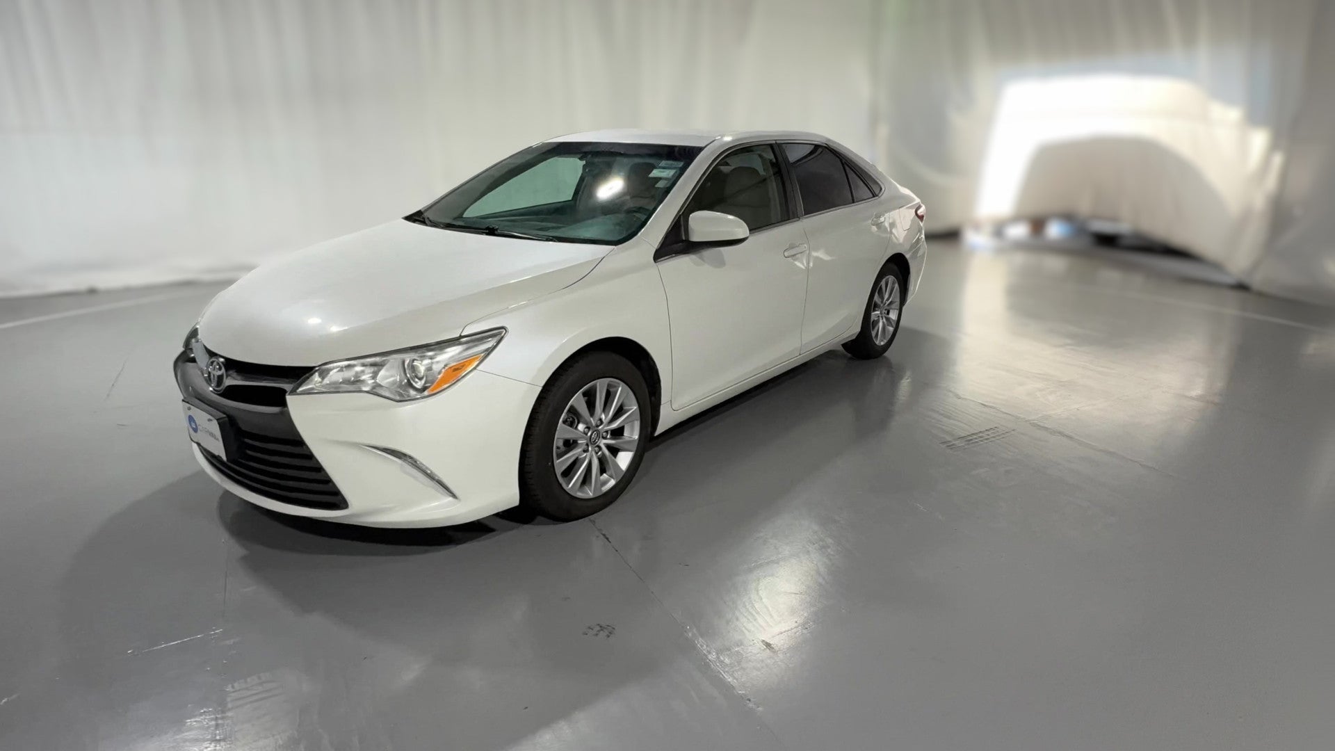 2016 Toyota Camry vehicle photo