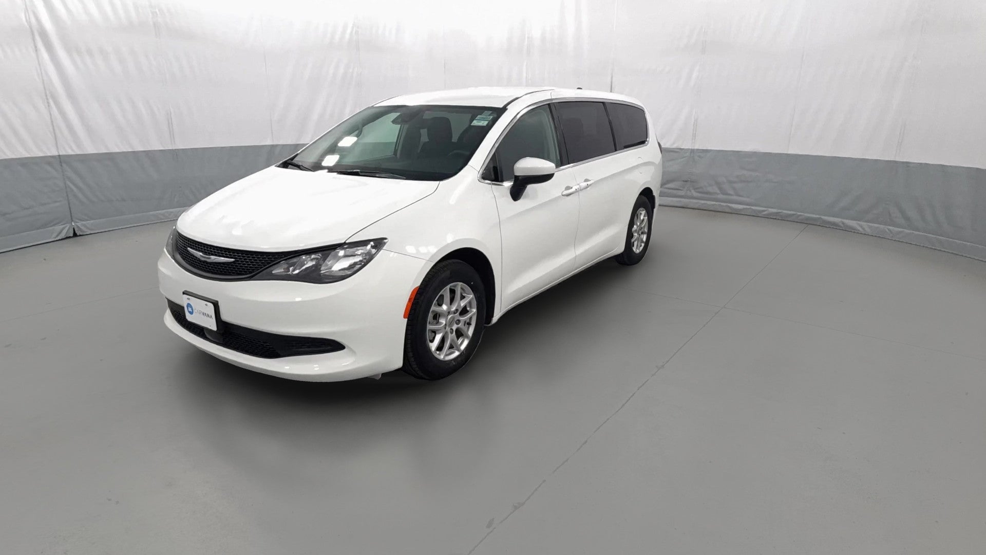 2023 Chrysler Voyager vehicle photo