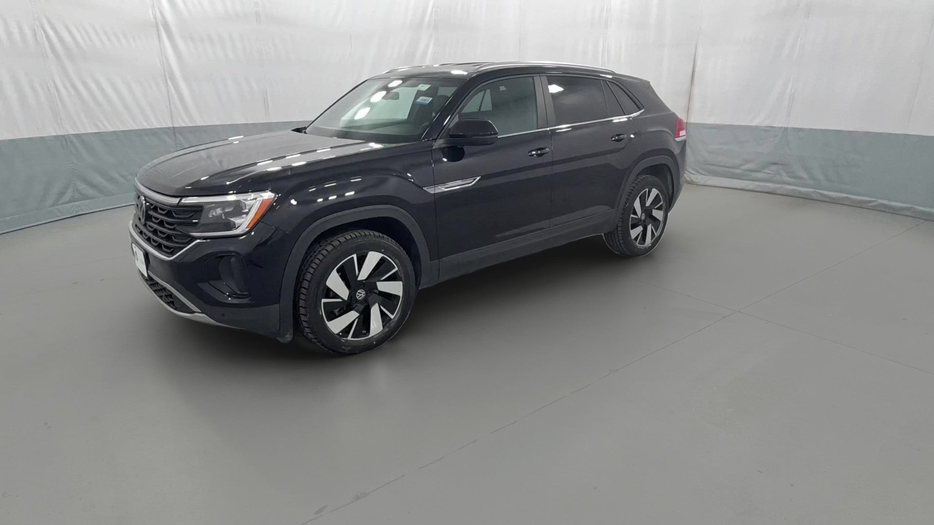 2025 Volkswagen Atlas Cross Sport vehicle photo