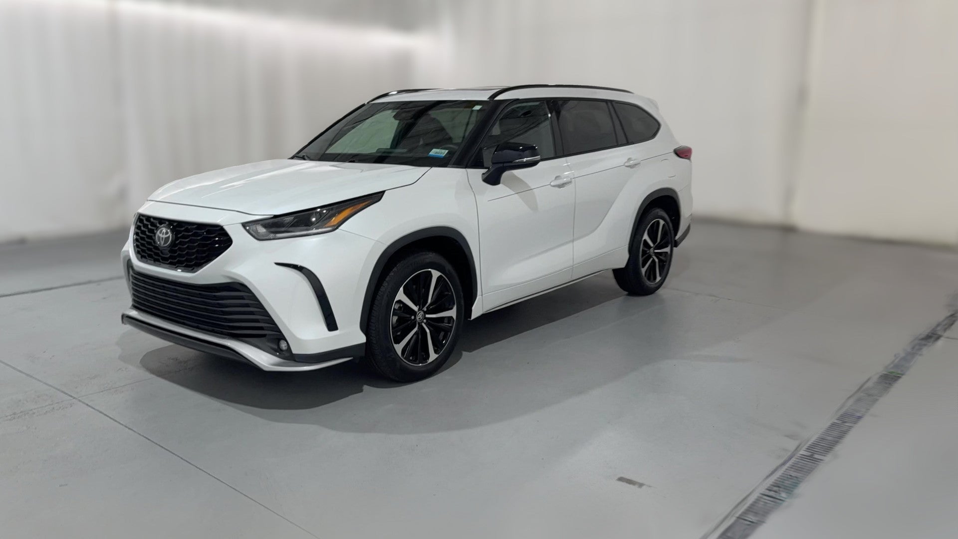 2022 Toyota Highlander vehicle photo