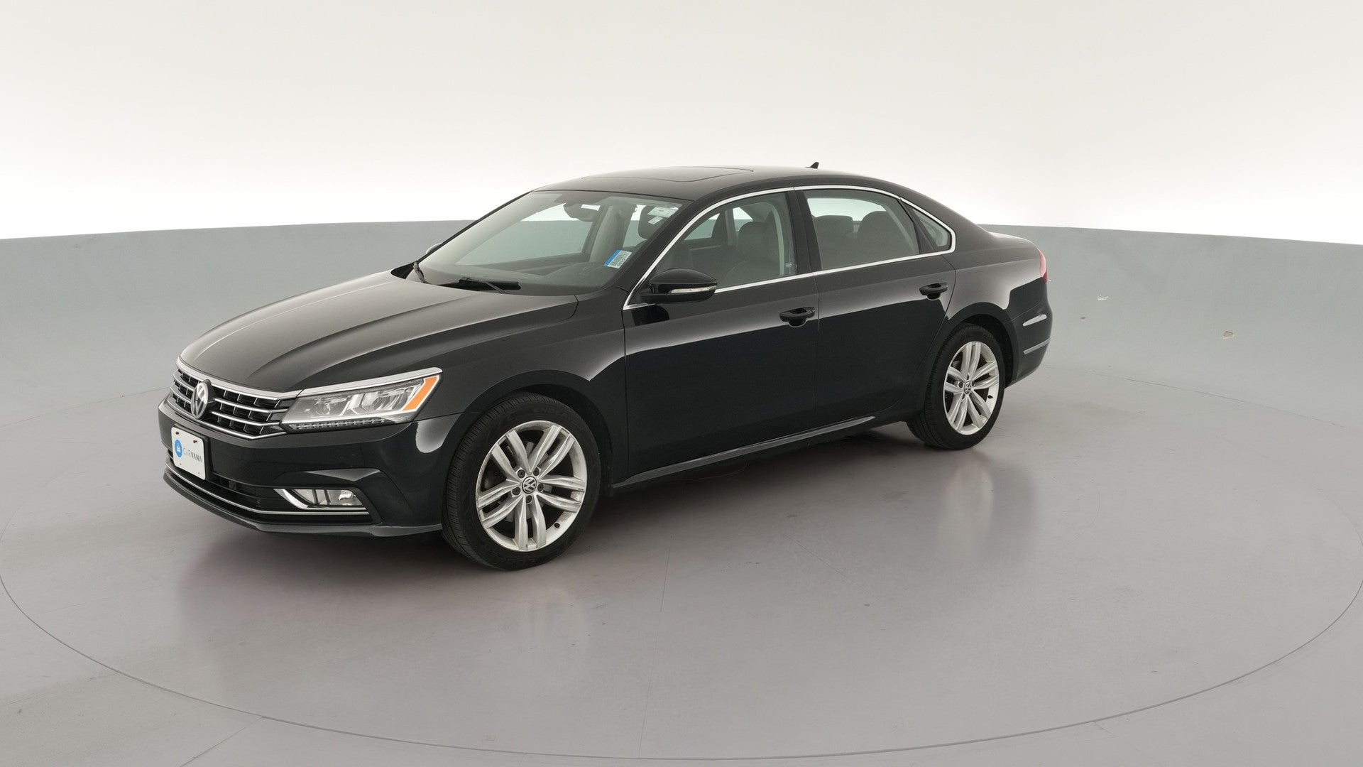 2018 Volkswagen Passat vehicle photo