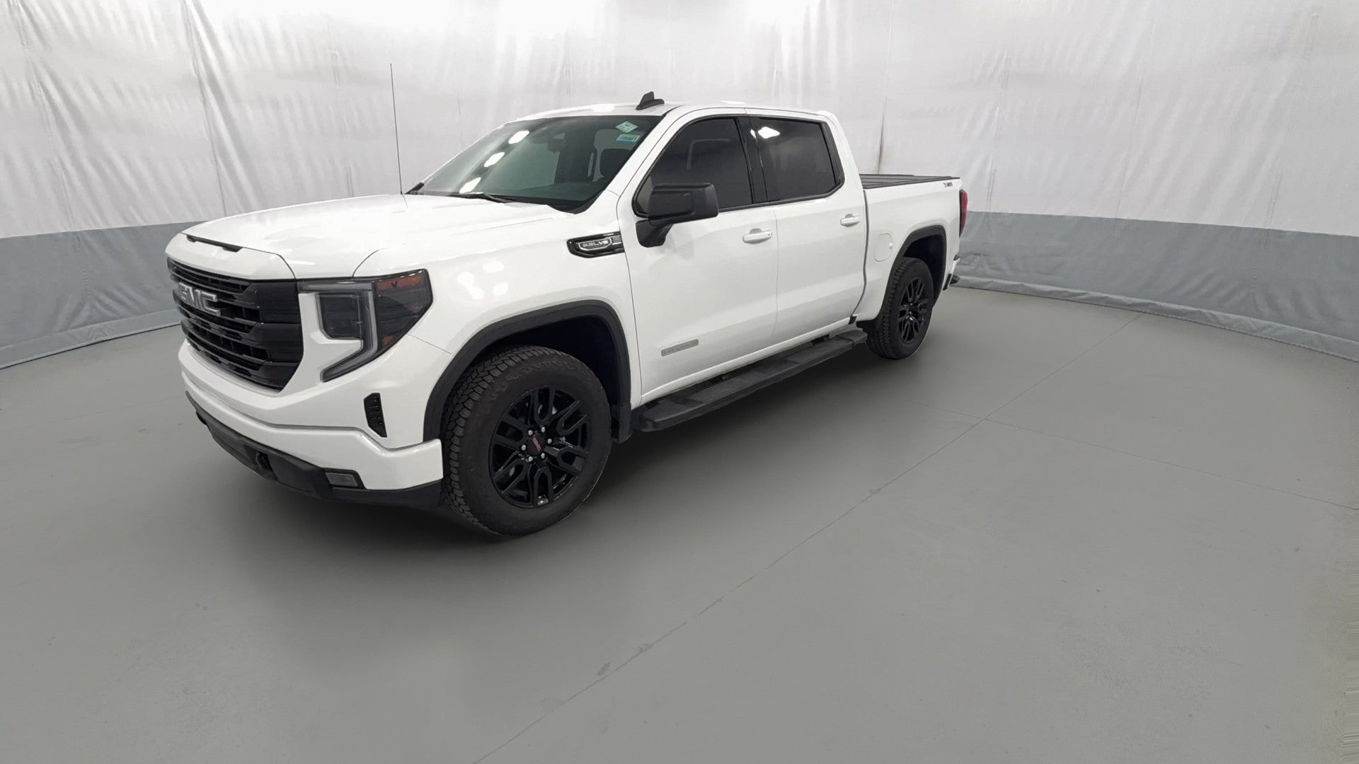 2025 GMC Sierra 1500 Crew Cab vehicle photo