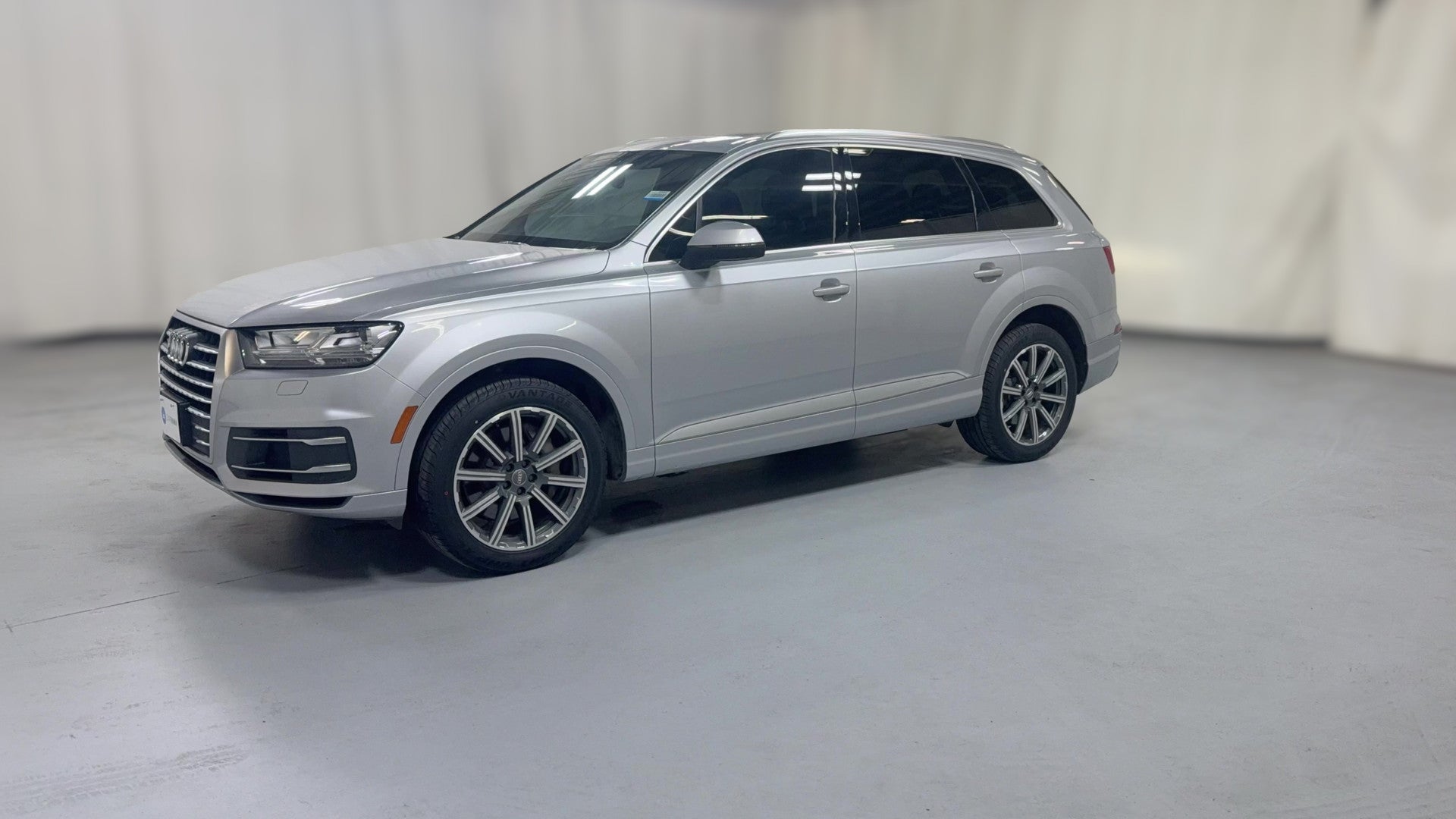 2019 Audi Q7 vehicle photo