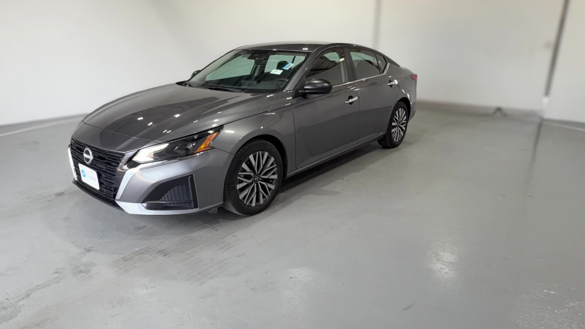 2025 Nissan Altima vehicle photo