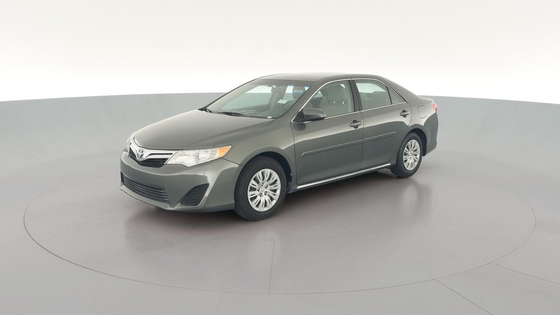 2014 Toyota Camry vehicle photo