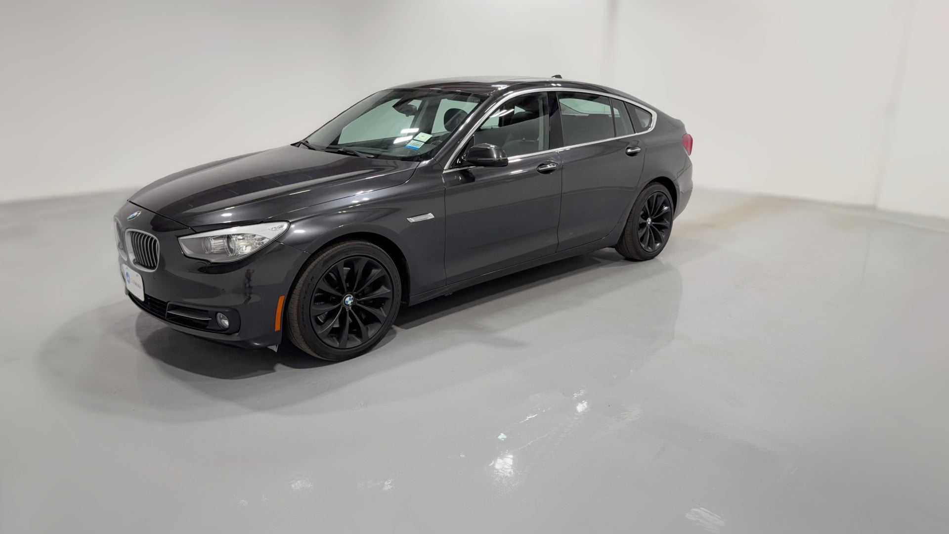 2017 BMW 5 Series vehicle photo