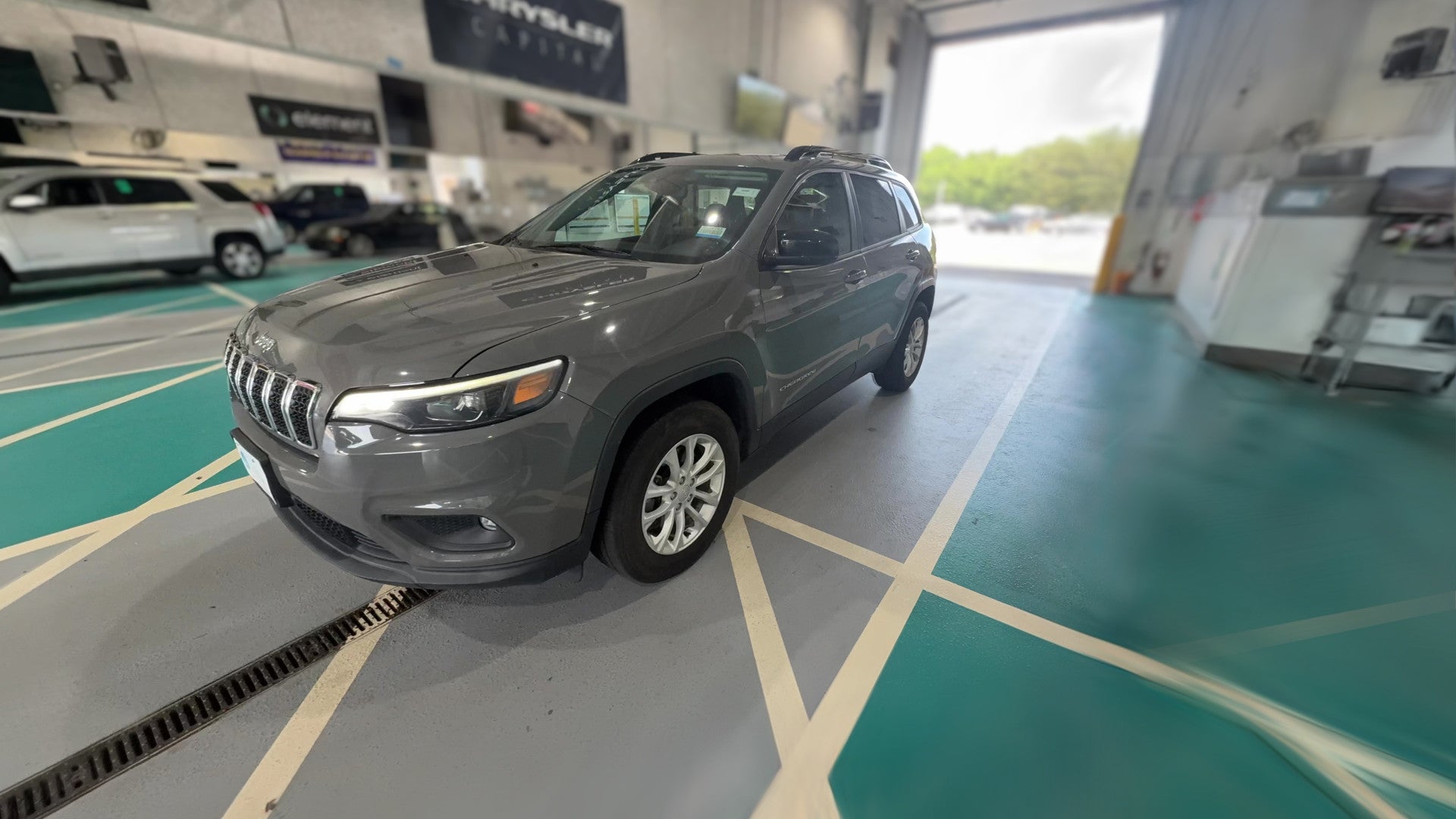 2022 Jeep Cherokee vehicle photo