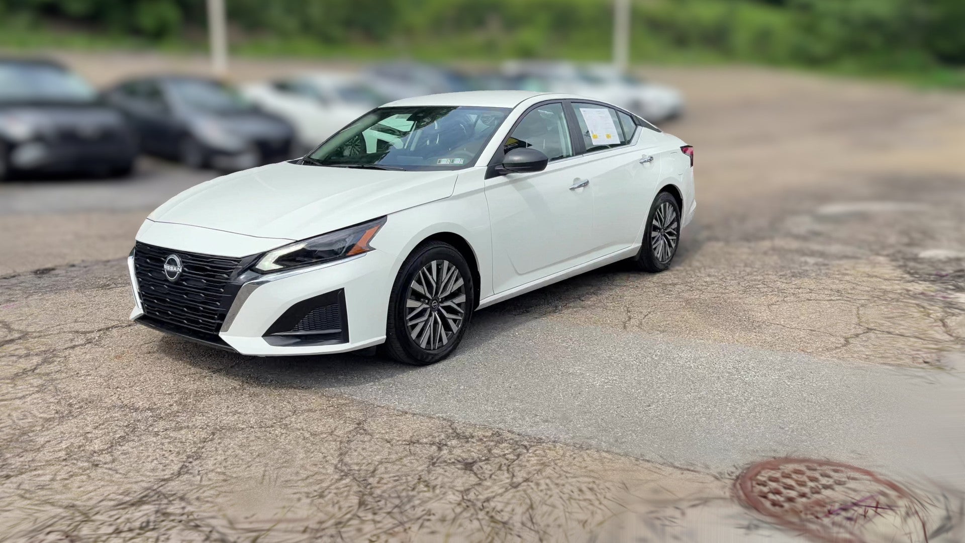 2025 Nissan Altima vehicle photo