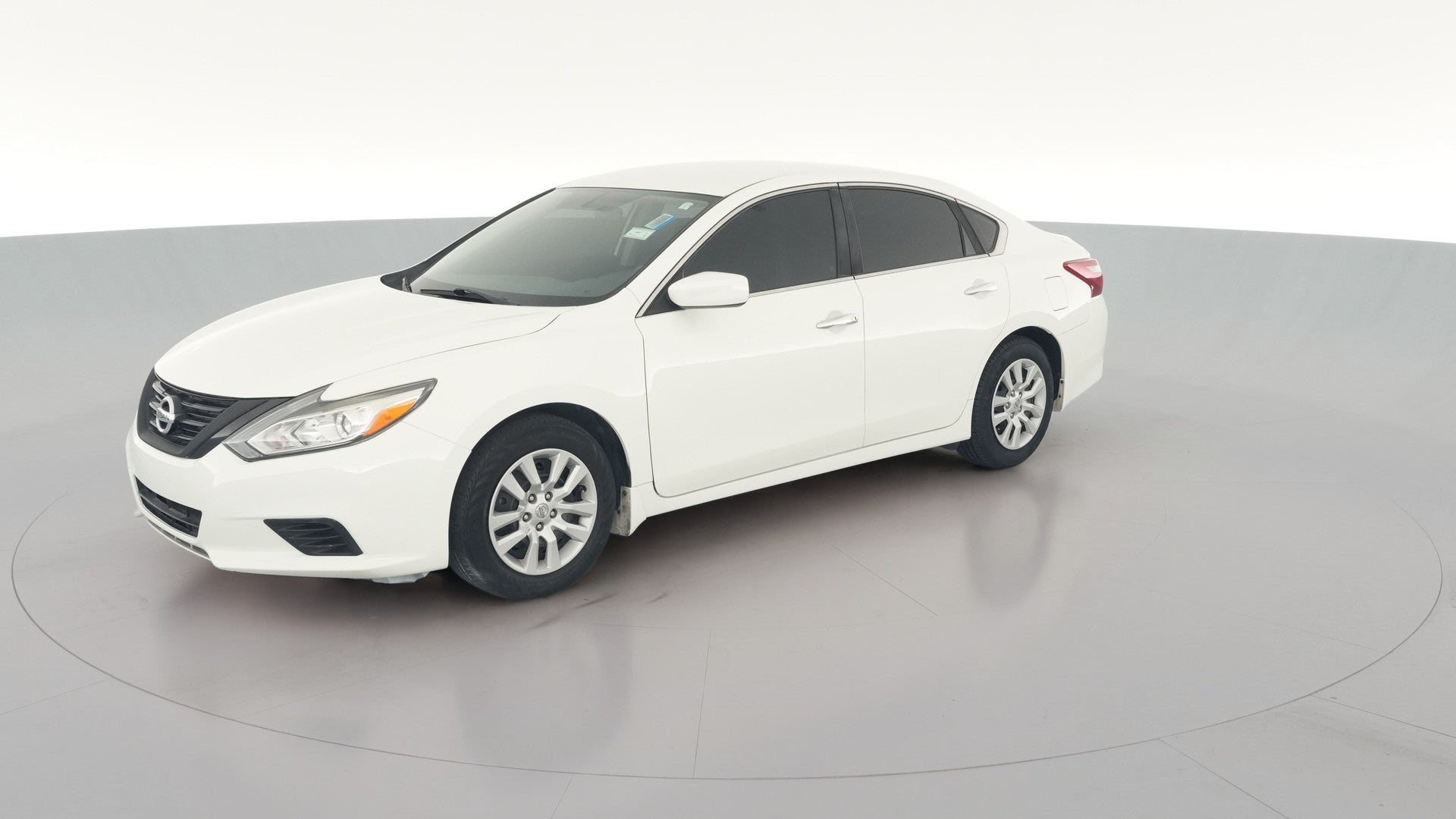 2018 Nissan Altima vehicle photo