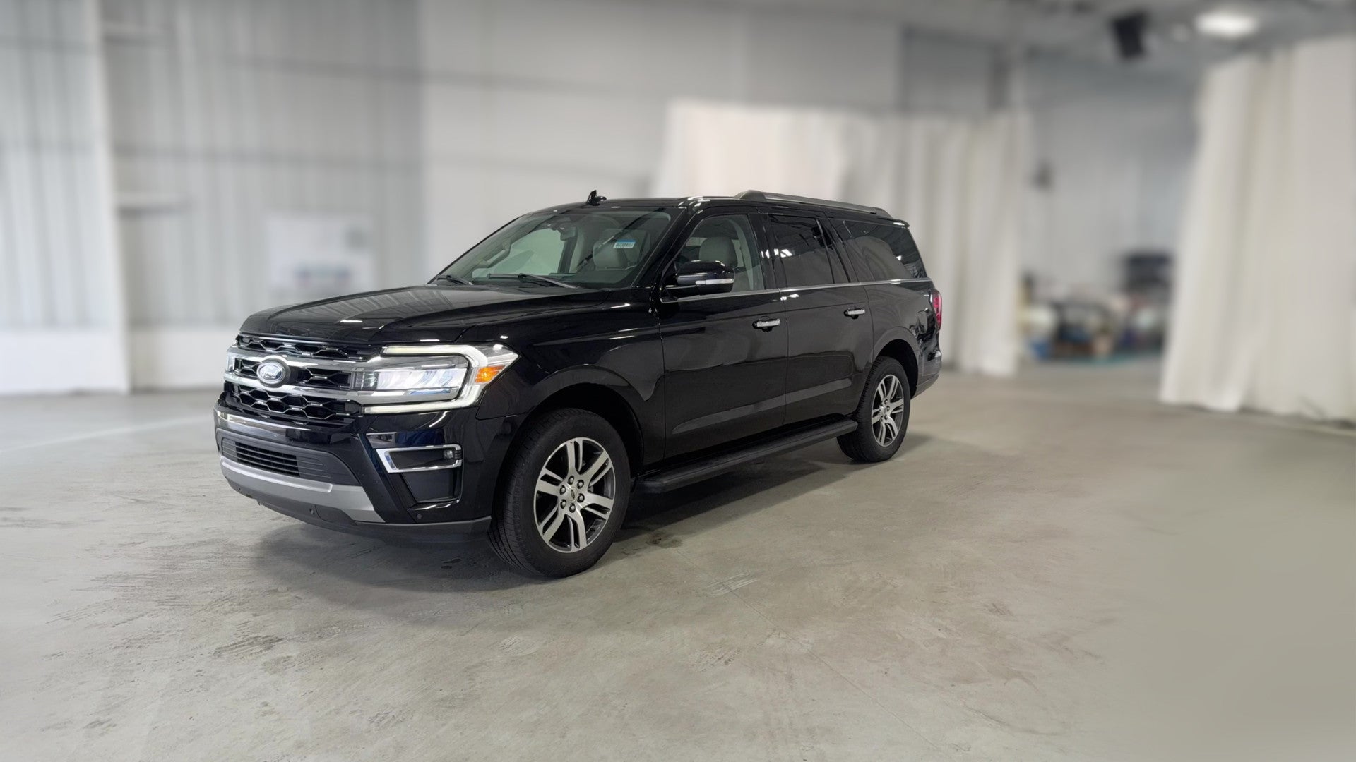 2024 Ford Expedition MAX vehicle photo