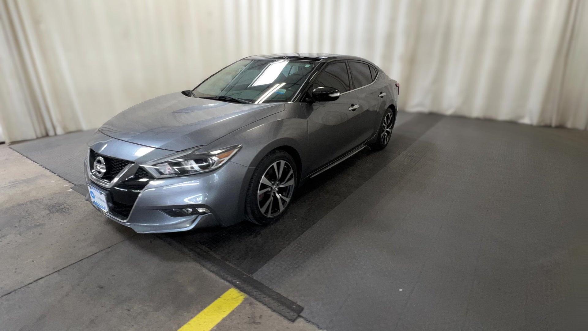 2018 Nissan Maxima vehicle photo