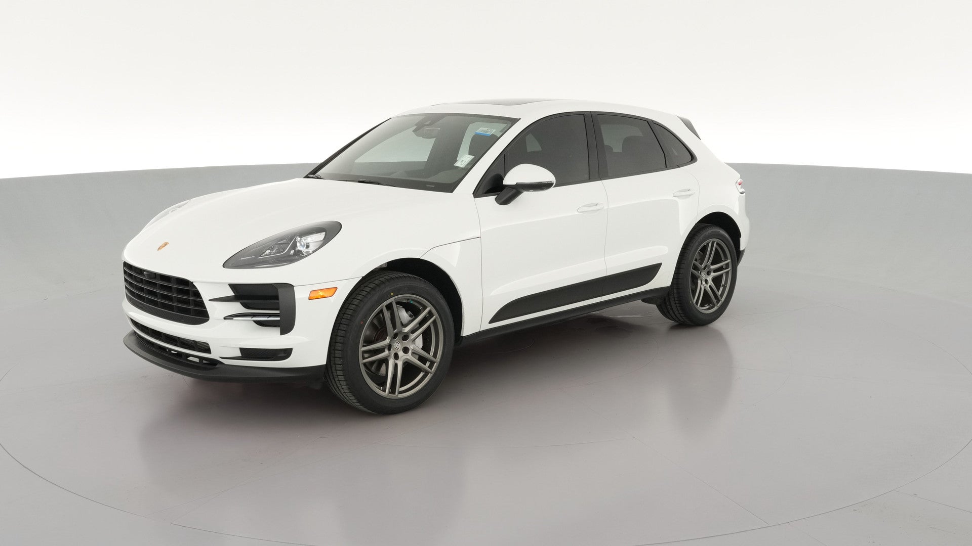 2021 Porsche Macan vehicle photo