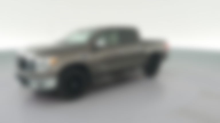 2017 Nissan Titan Crew Cab vehicle photo