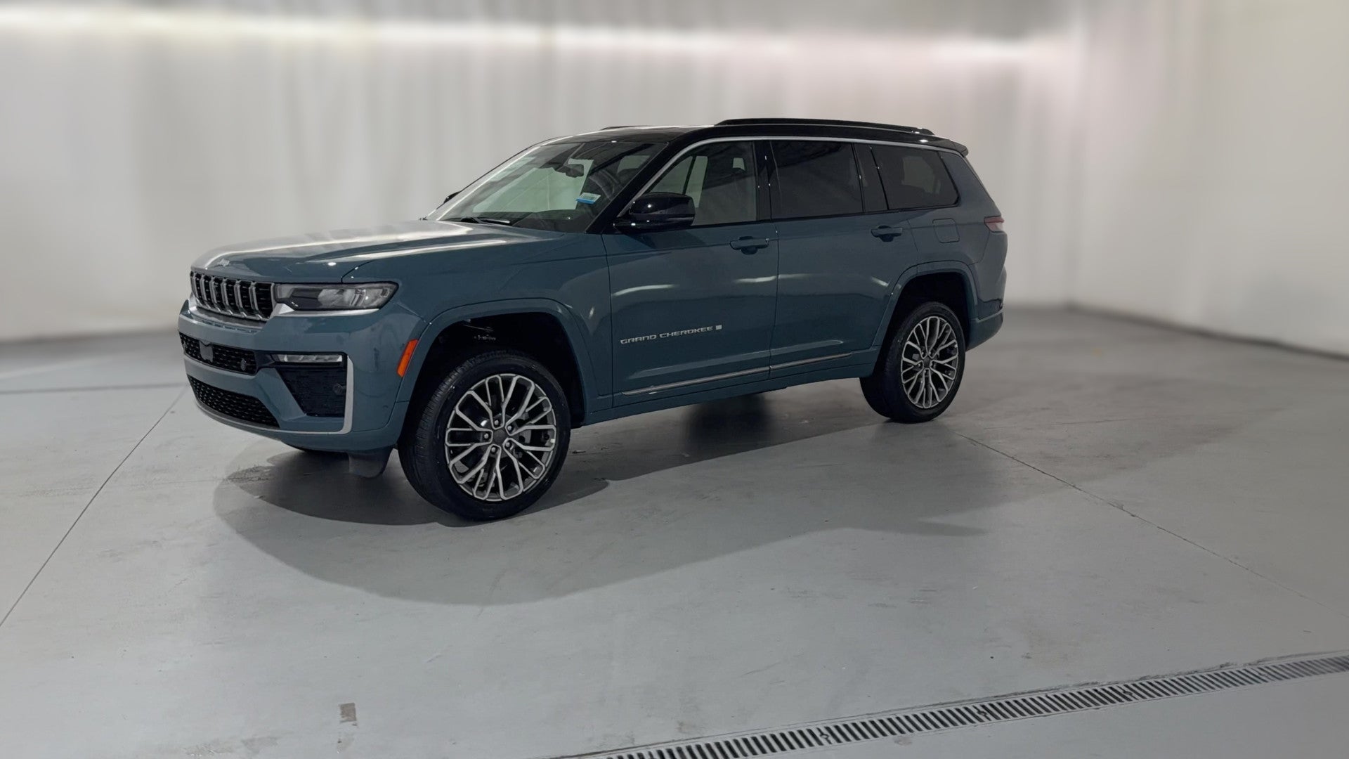 2026 Jeep Grand Cherokee L vehicle photo