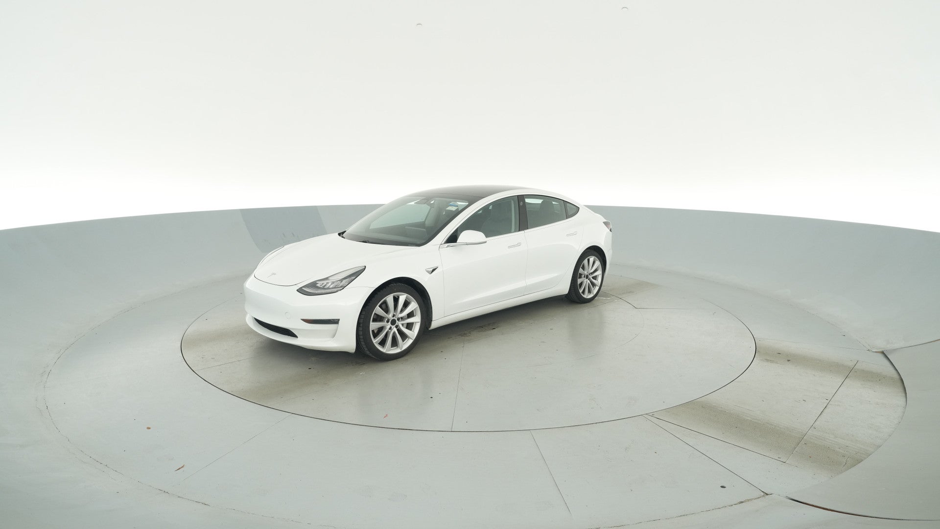 2019 Tesla Model 3 vehicle photo
