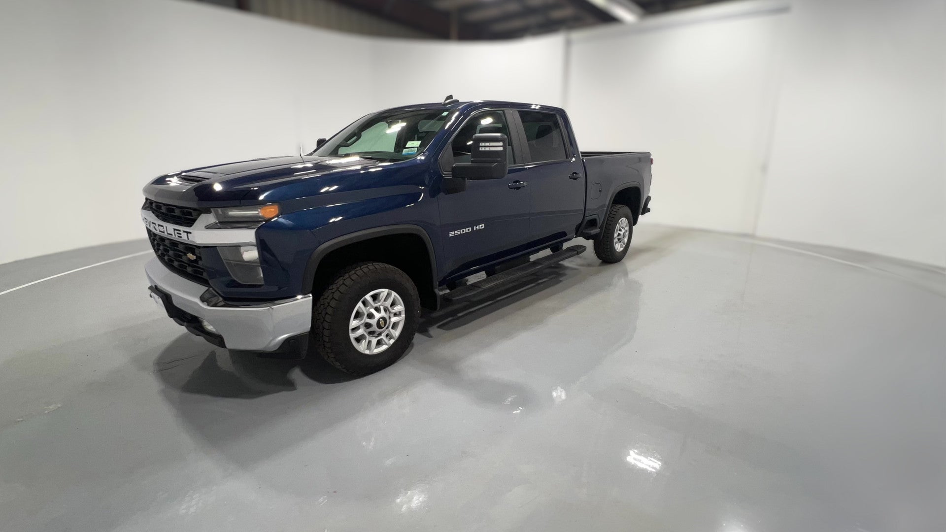 2022 Chevrolet Silverado 2500 HD Crew Cab vehicle photo