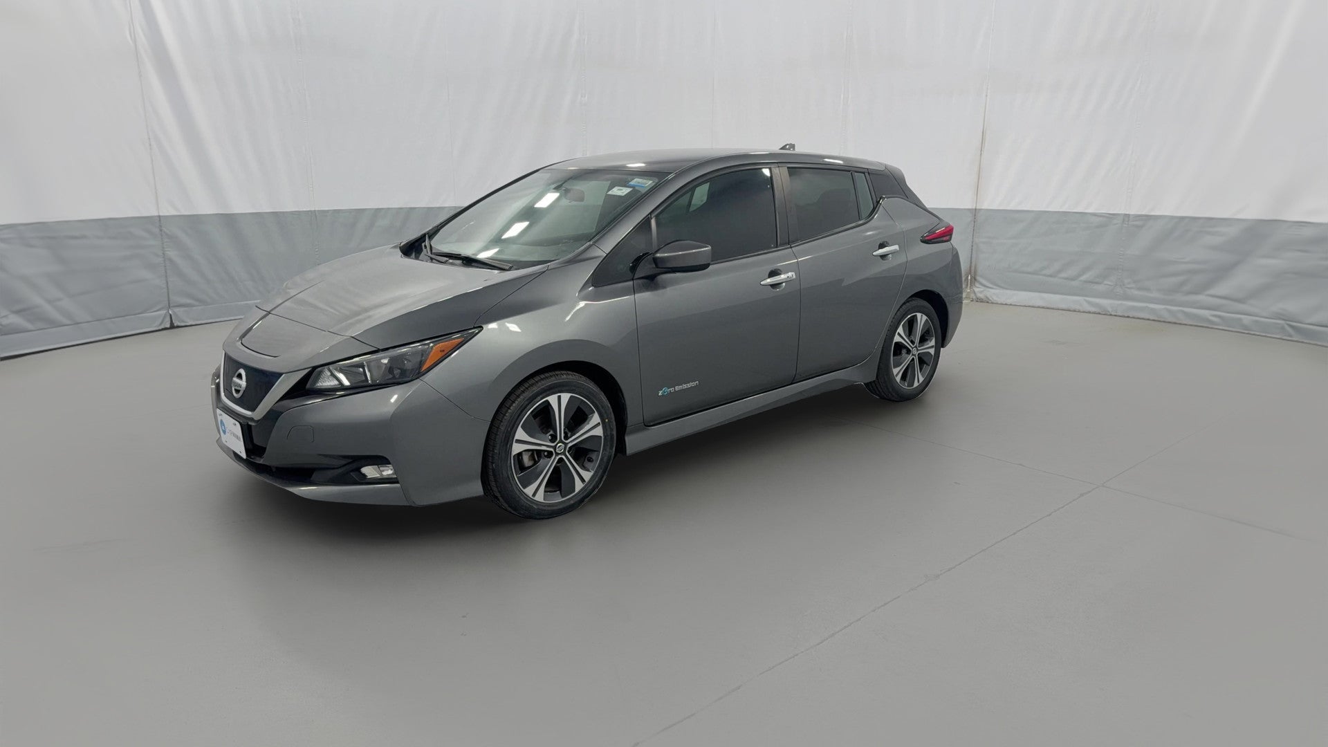 2018 Nissan LEAF vehicle photo