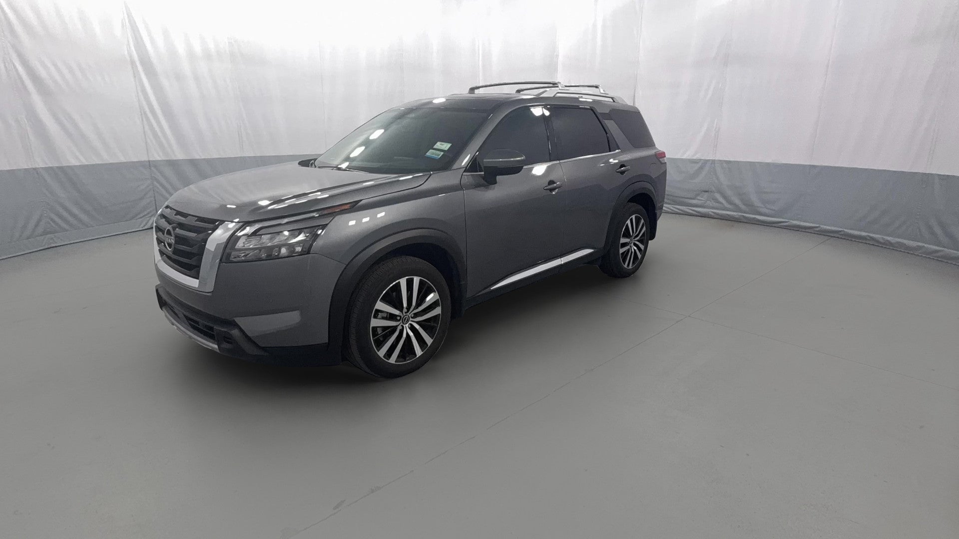 2025 Nissan Pathfinder vehicle photo