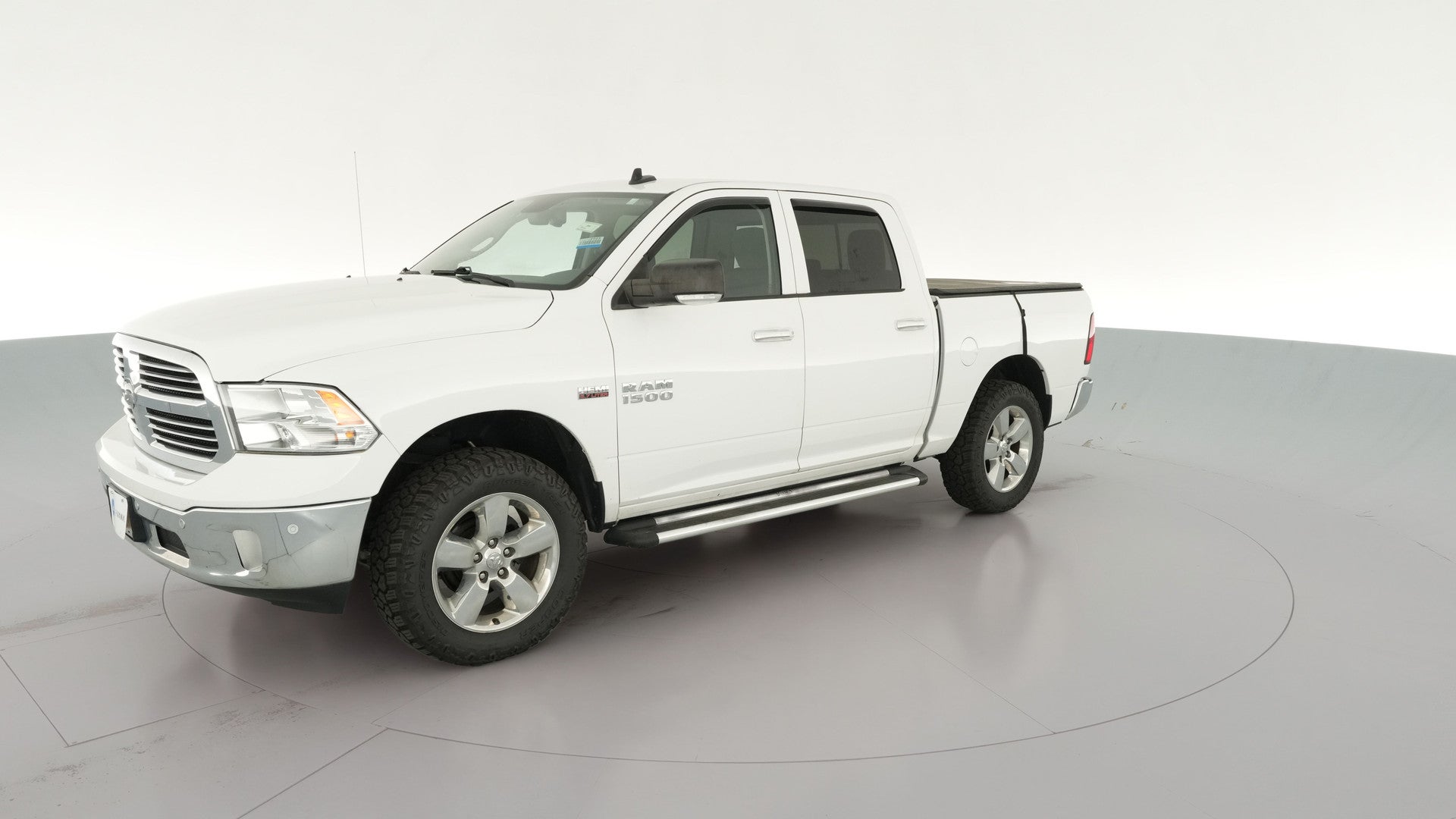 2016 Ram 1500 Crew Cab vehicle photo