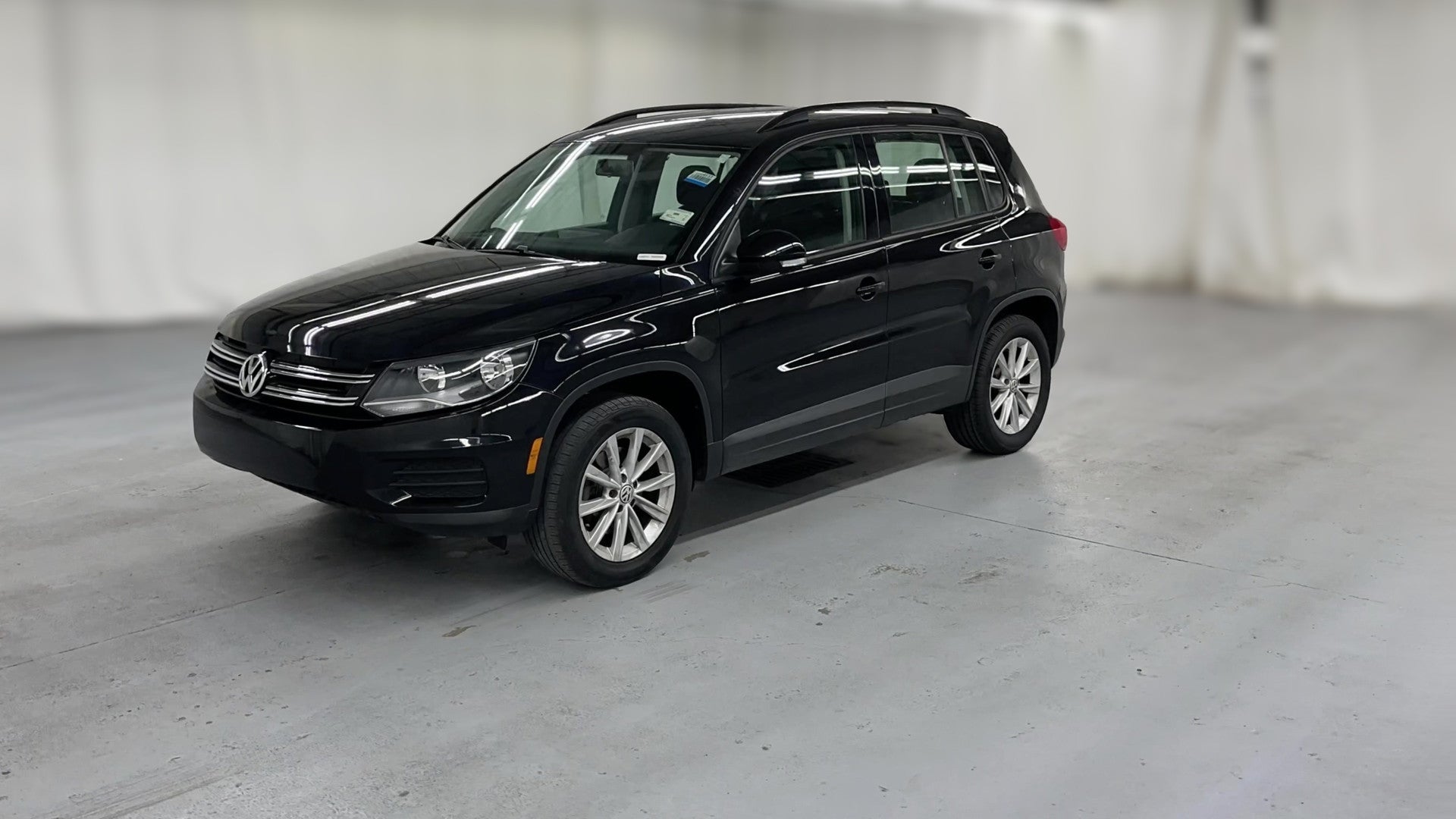 2017 Volkswagen Tiguan Limited vehicle photo