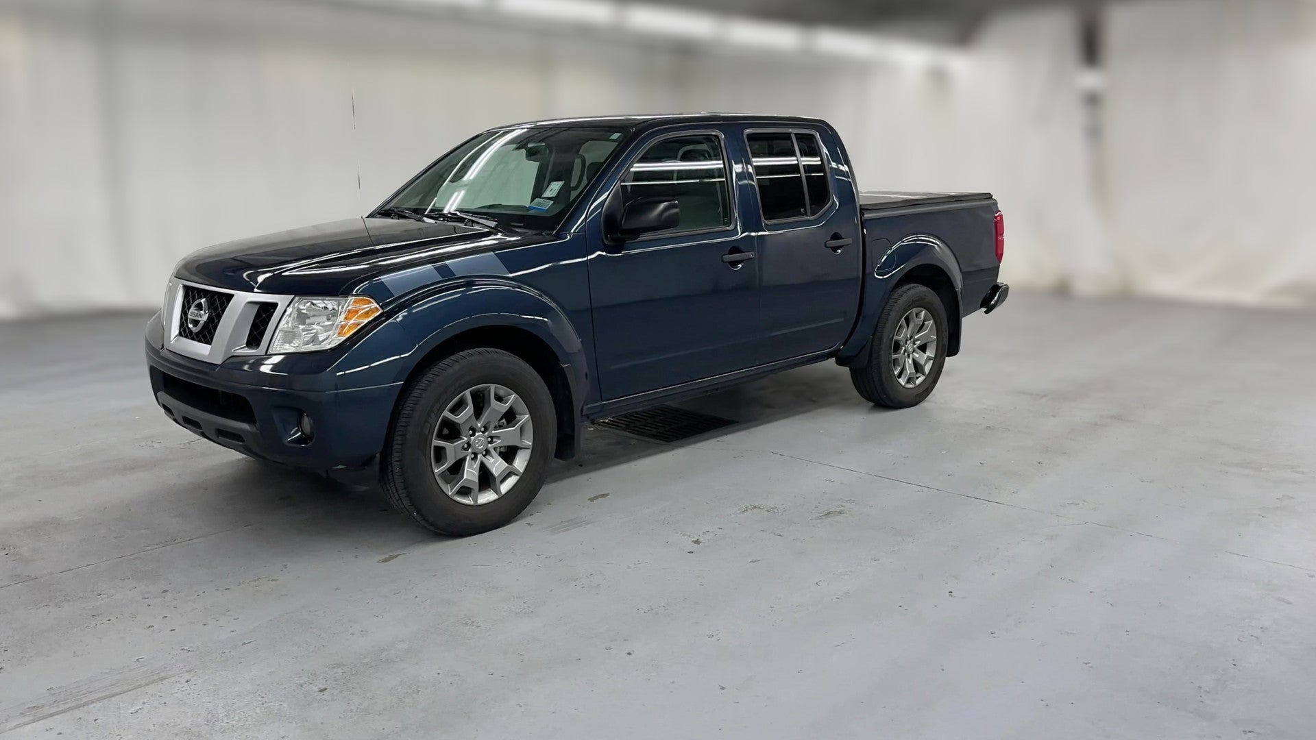 2021 Nissan Frontier Crew Cab vehicle photo