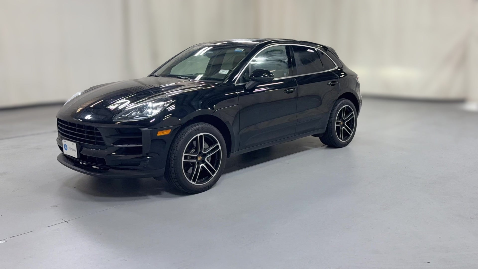 2019 Porsche Macan vehicle photo