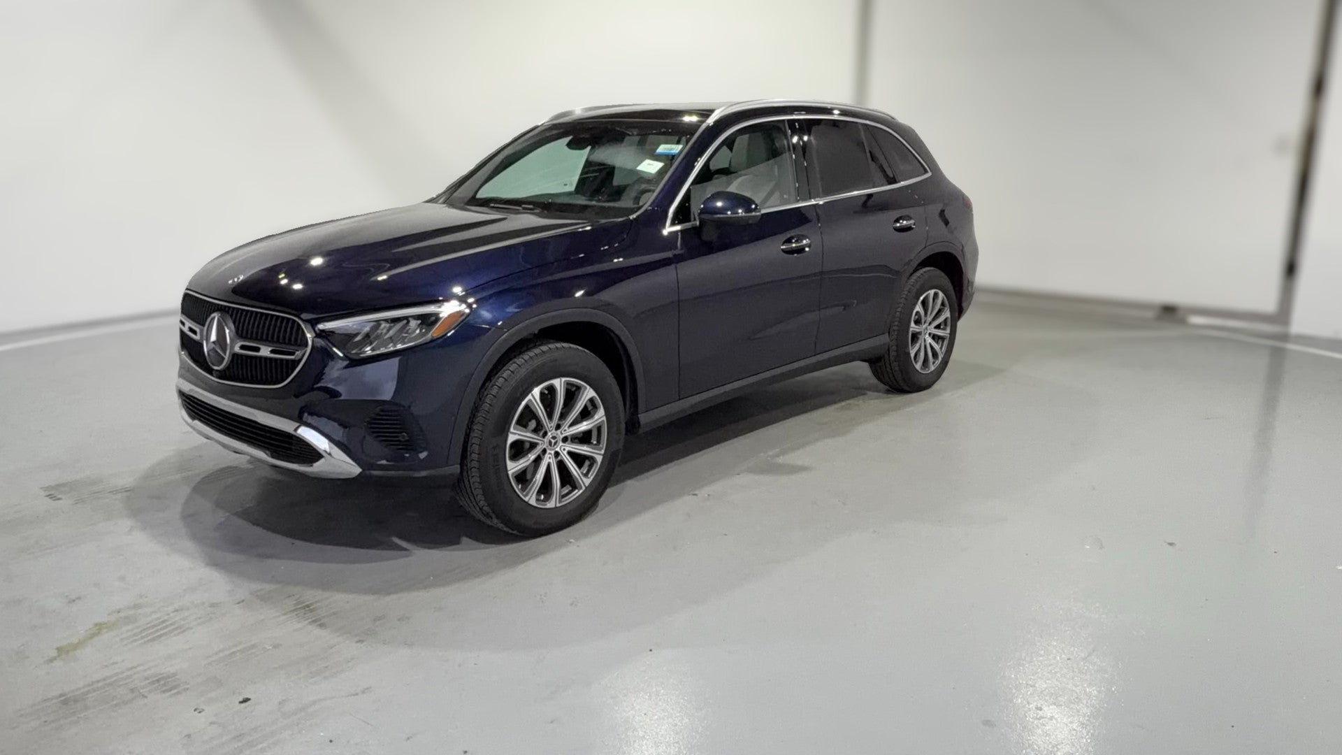 2024 Mercedes-Benz GLC vehicle photo