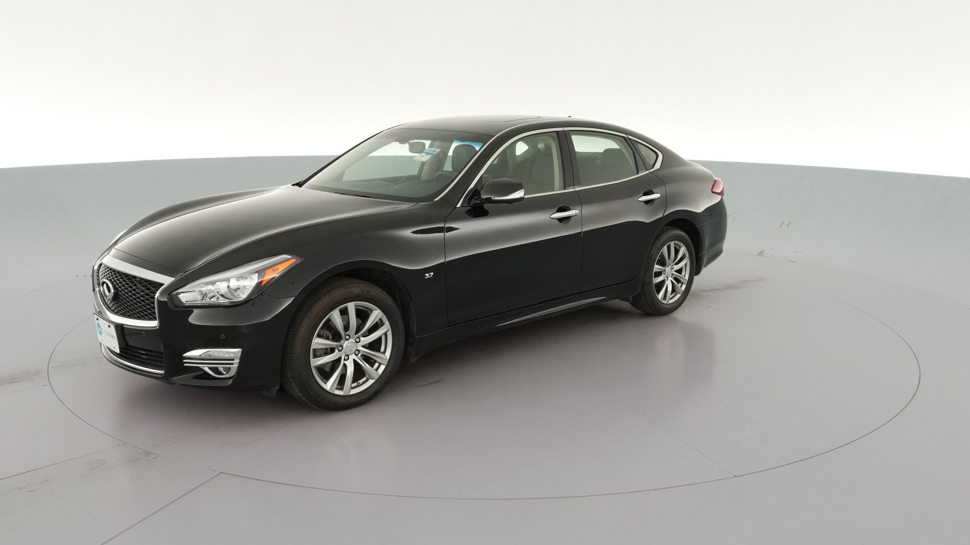 2015 INFINITI Q70 vehicle photo