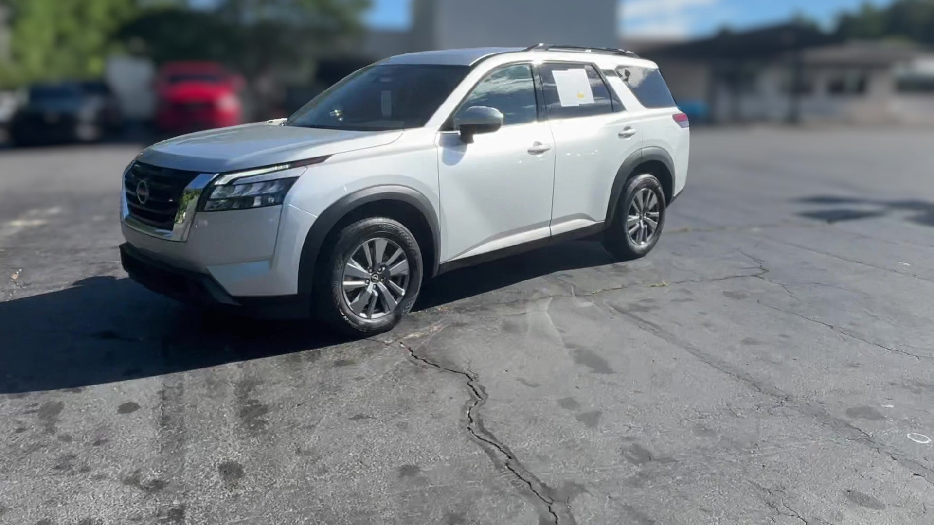 2025 Nissan Pathfinder vehicle photo