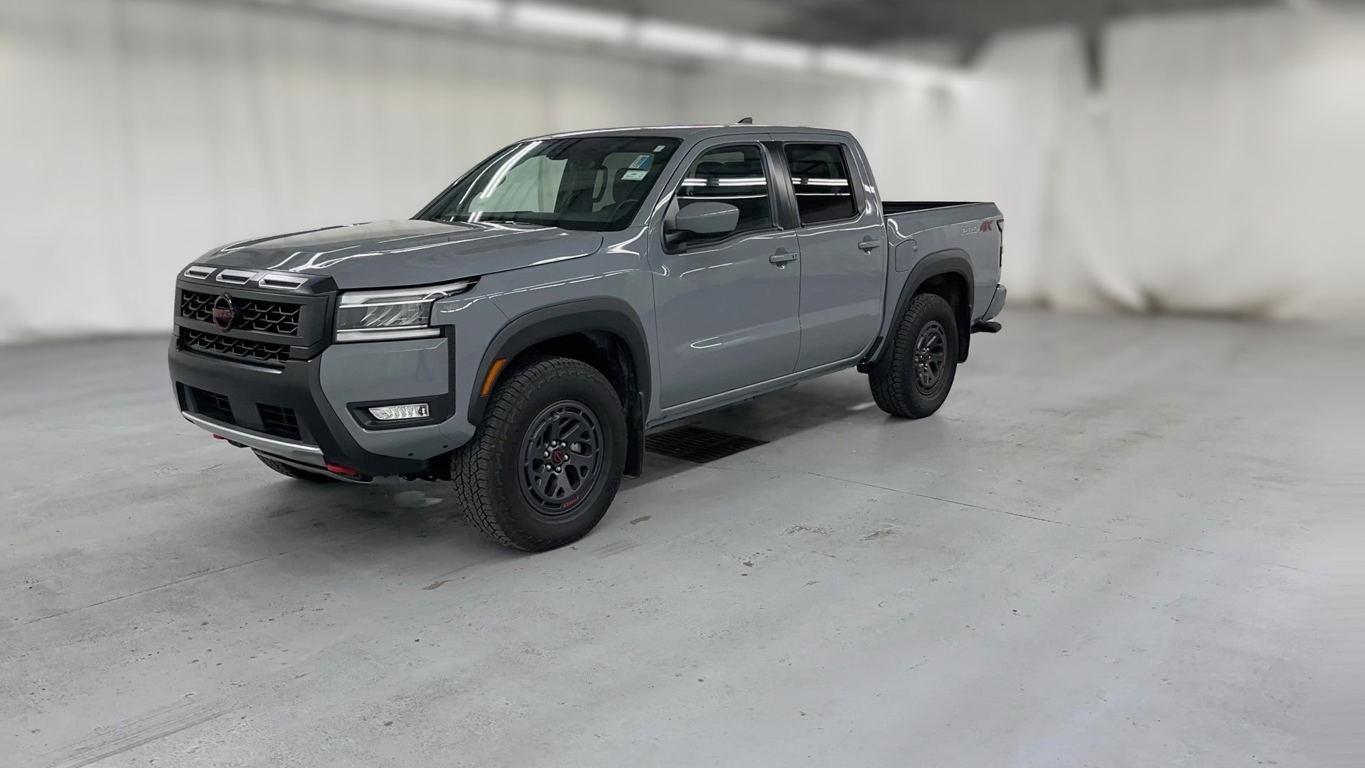 2025 Nissan Frontier Crew Cab vehicle photo
