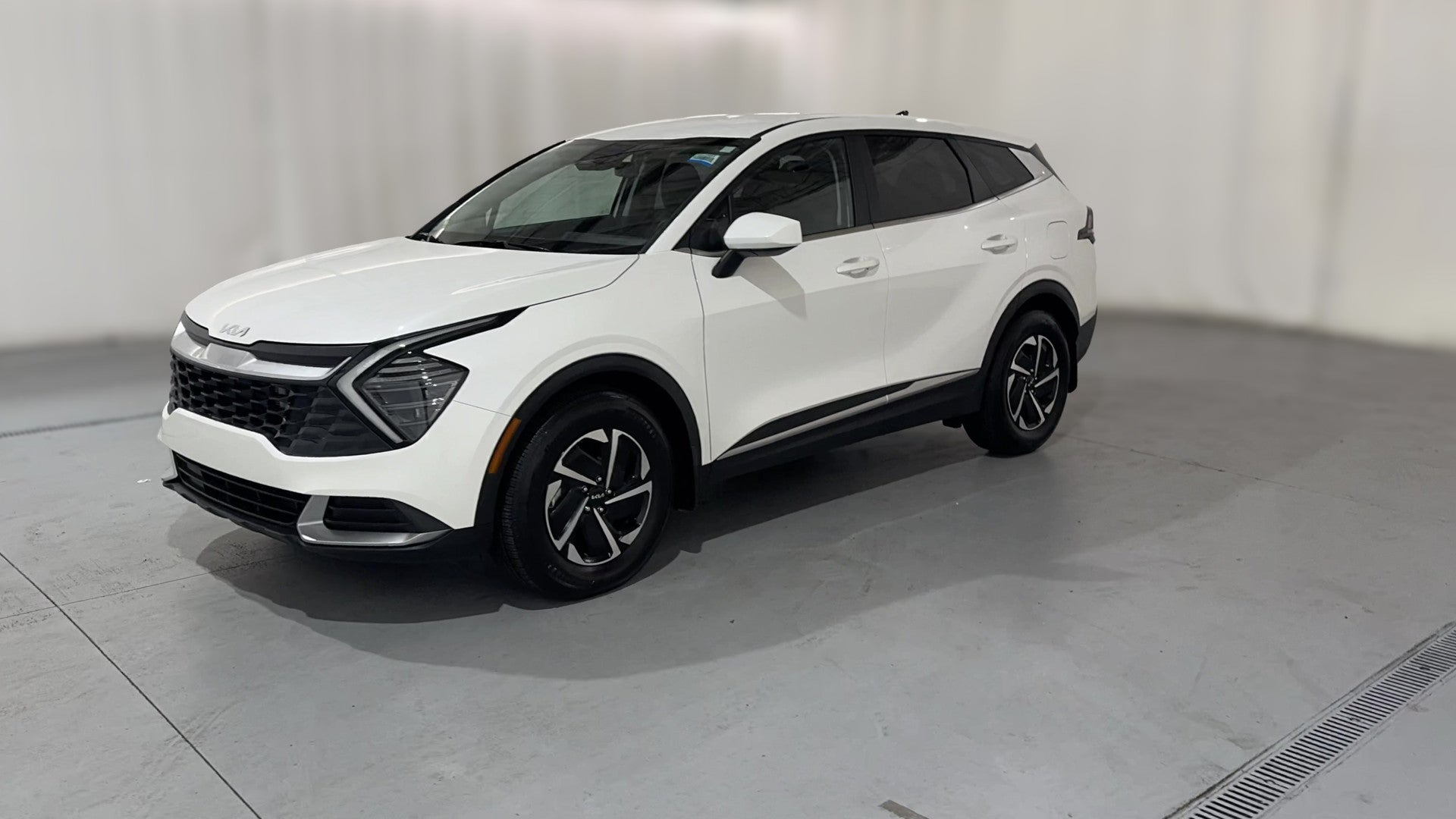2025 Kia Sportage Hybrid vehicle photo