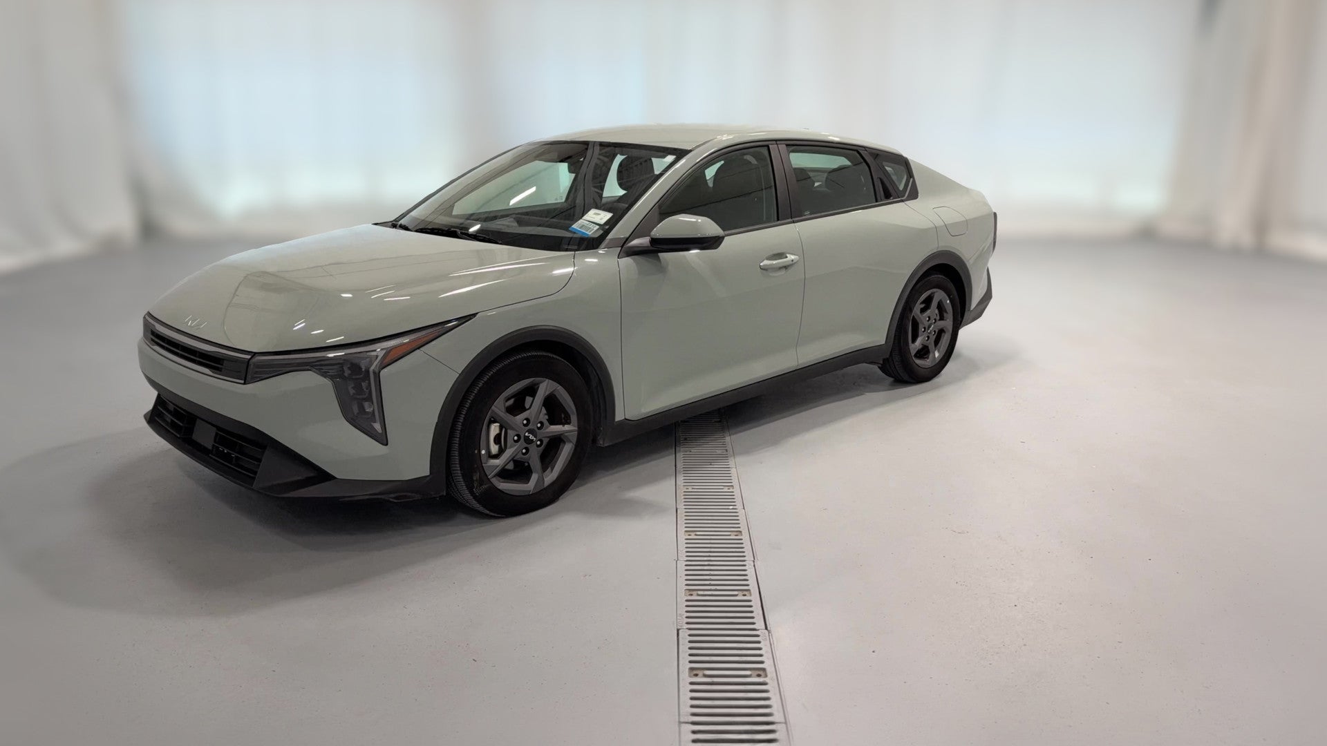 2025 Kia K4 vehicle photo