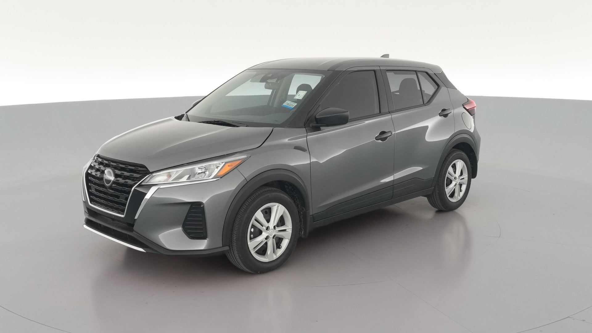 2025 Nissan Kicks Play vehicle photo