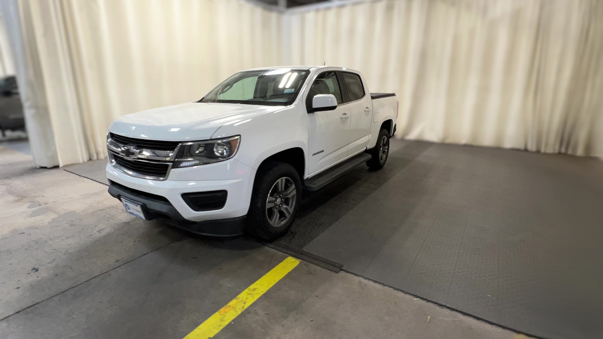 2017 Chevrolet Colorado Crew Cab vehicle photo