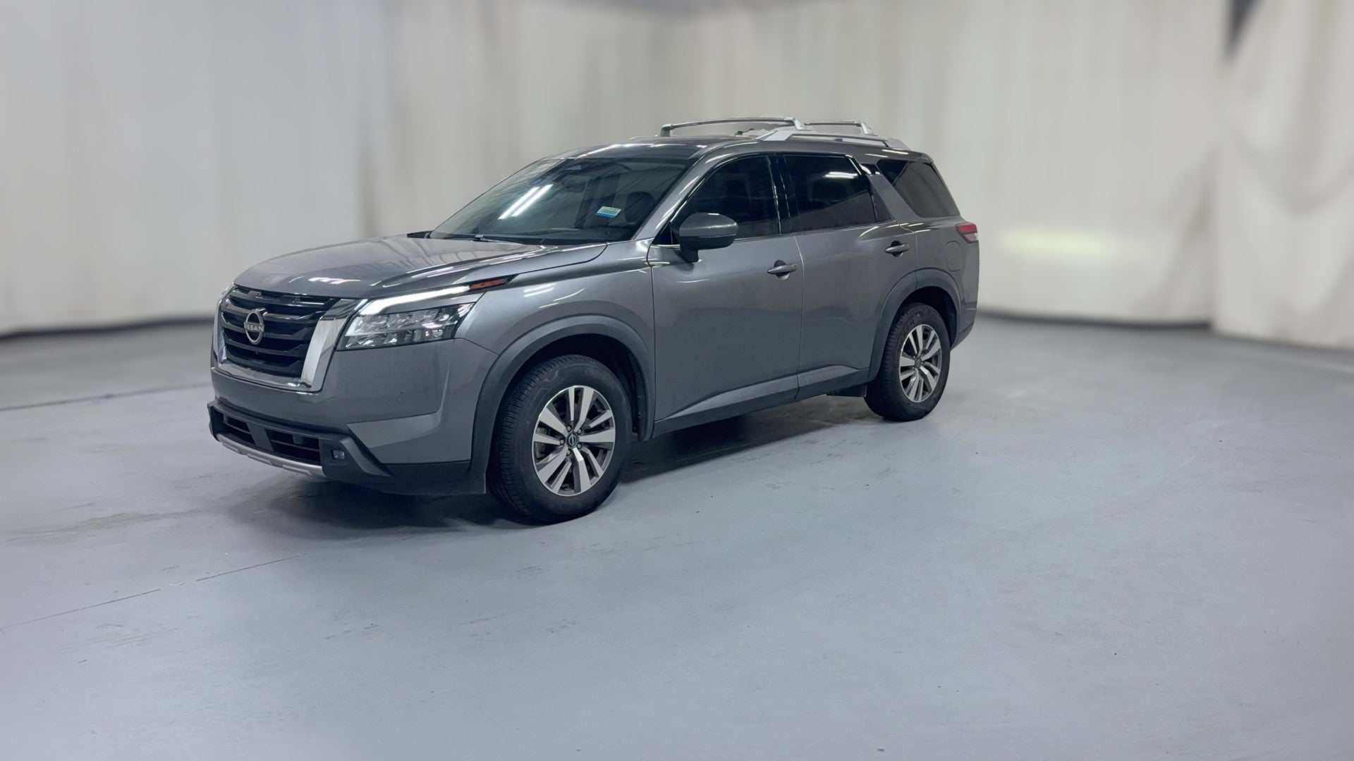 2023 Nissan Pathfinder vehicle photo