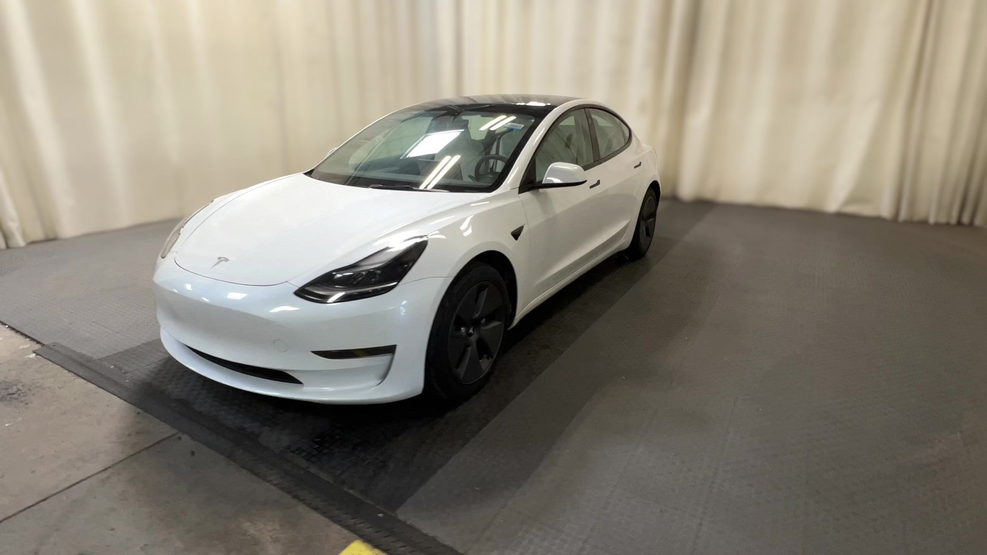 2023 Tesla Model 3 vehicle photo