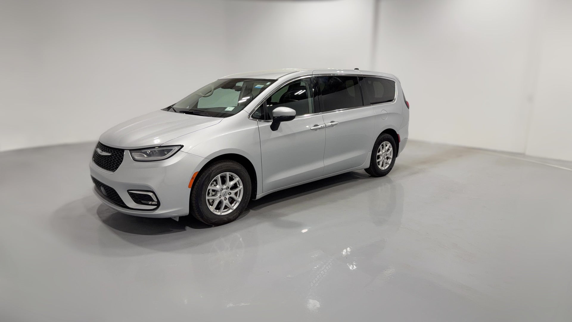 2023 Chrysler Pacifica vehicle photo