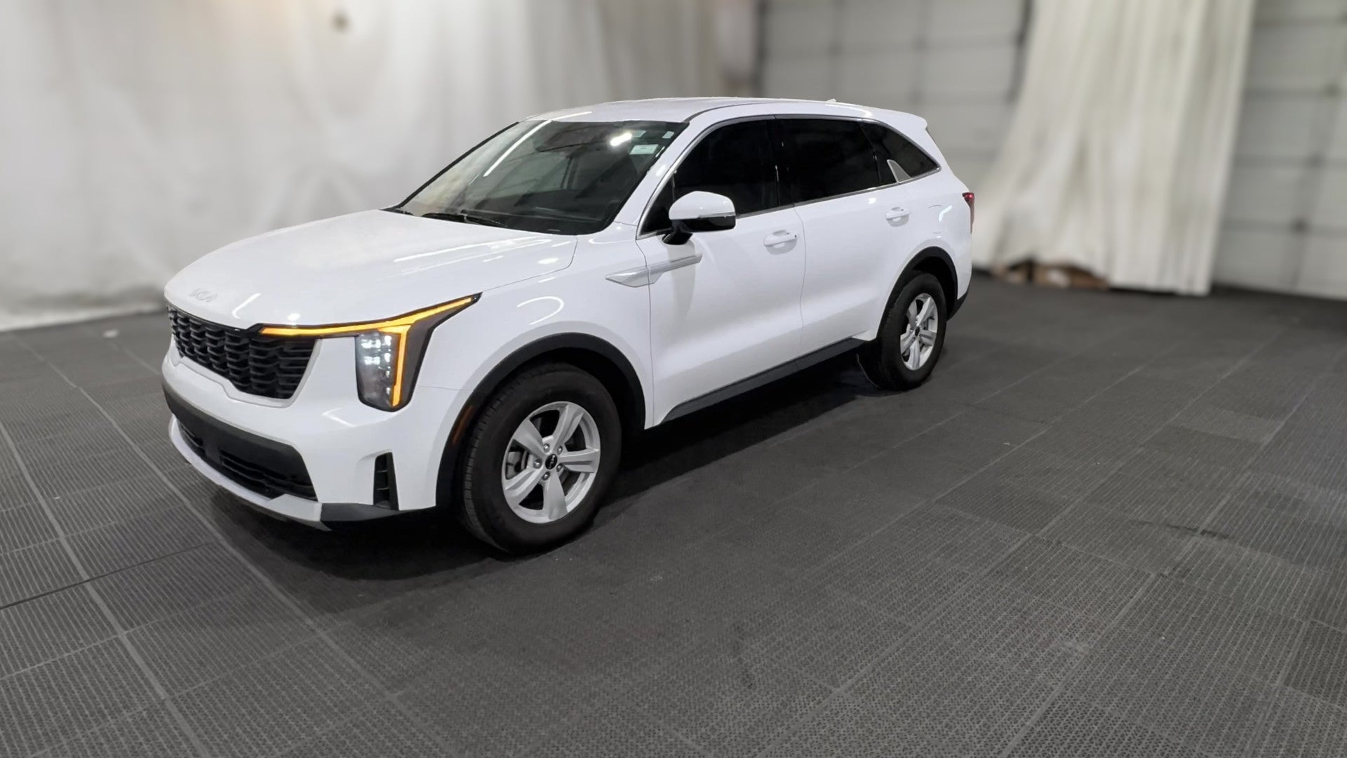 2025 Kia Sorento vehicle photo