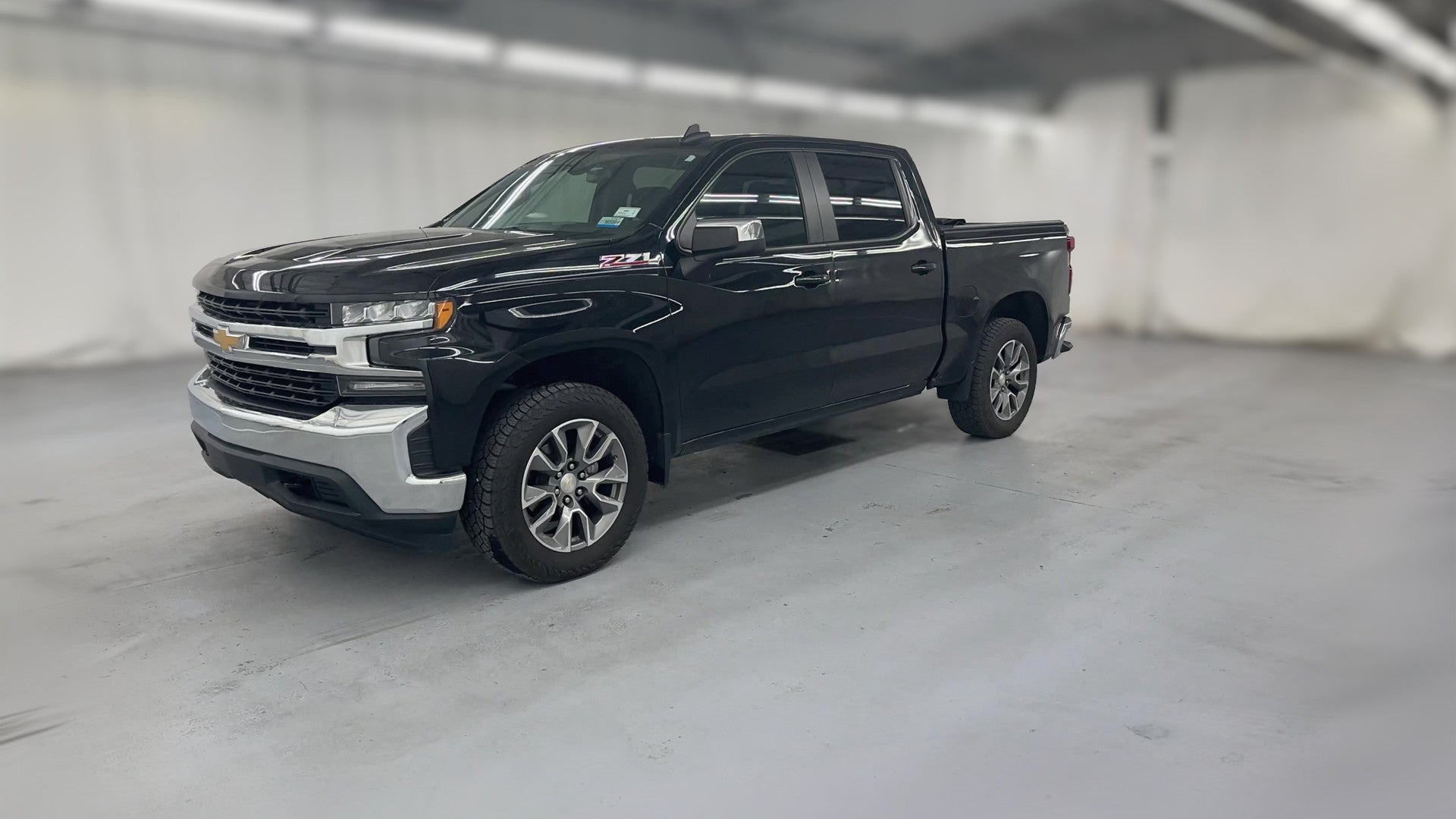 2021 Chevrolet Silverado 1500 Crew Cab vehicle photo