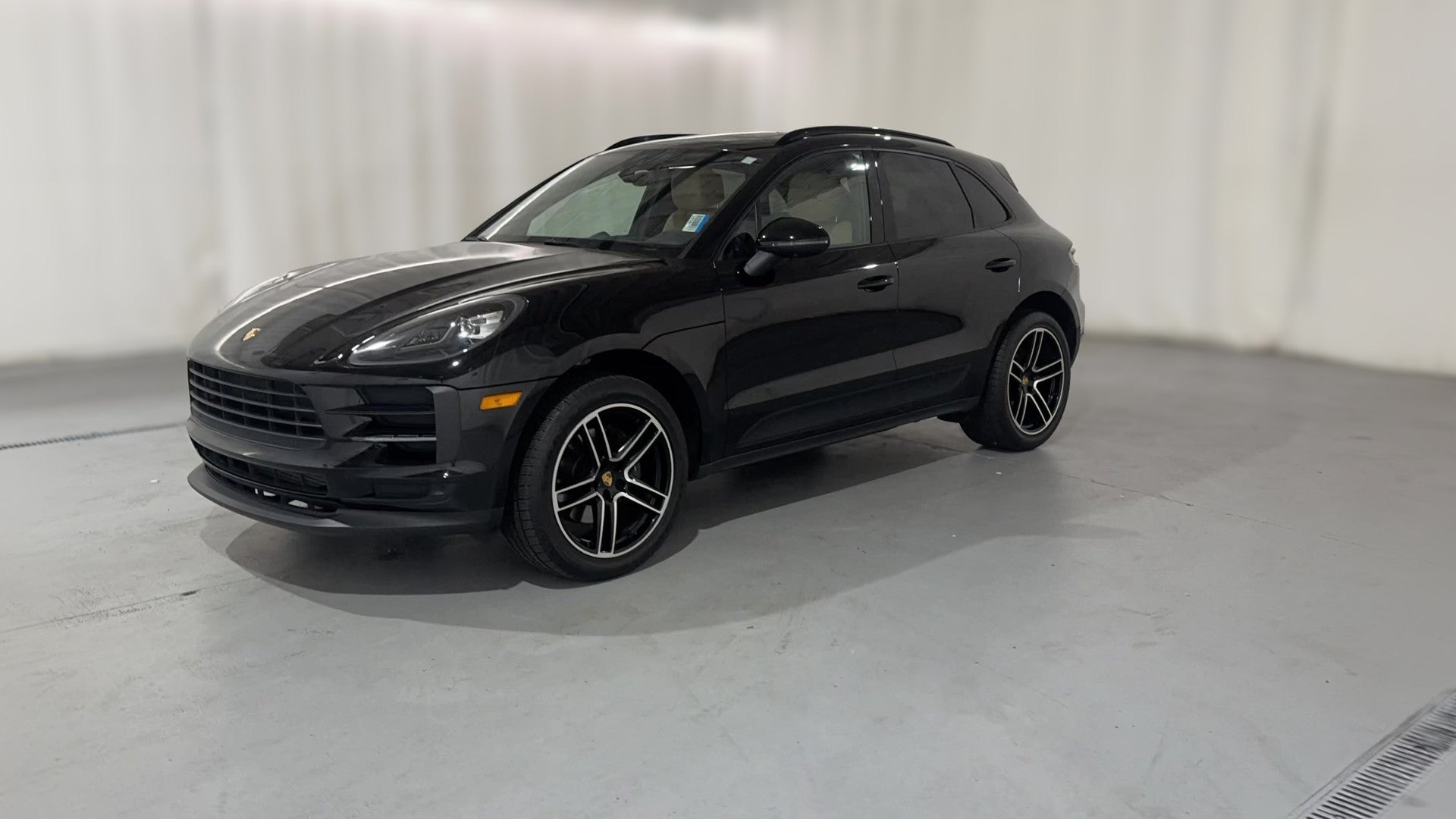 2020 Porsche Macan vehicle photo